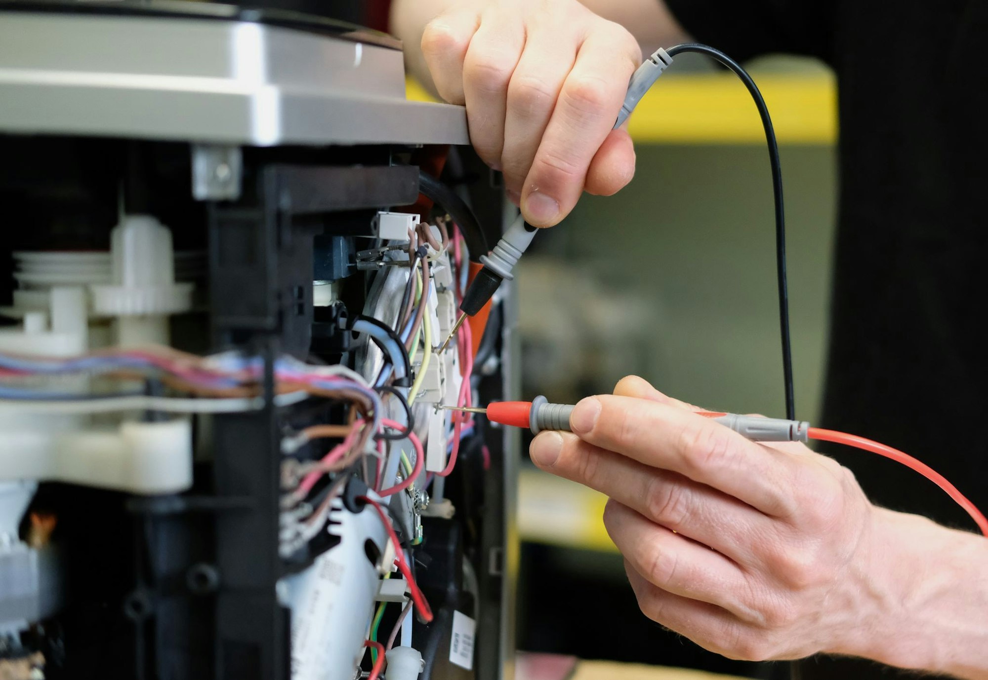 Elektrogeräte lassen sich oft reparieren. (Archivbild)