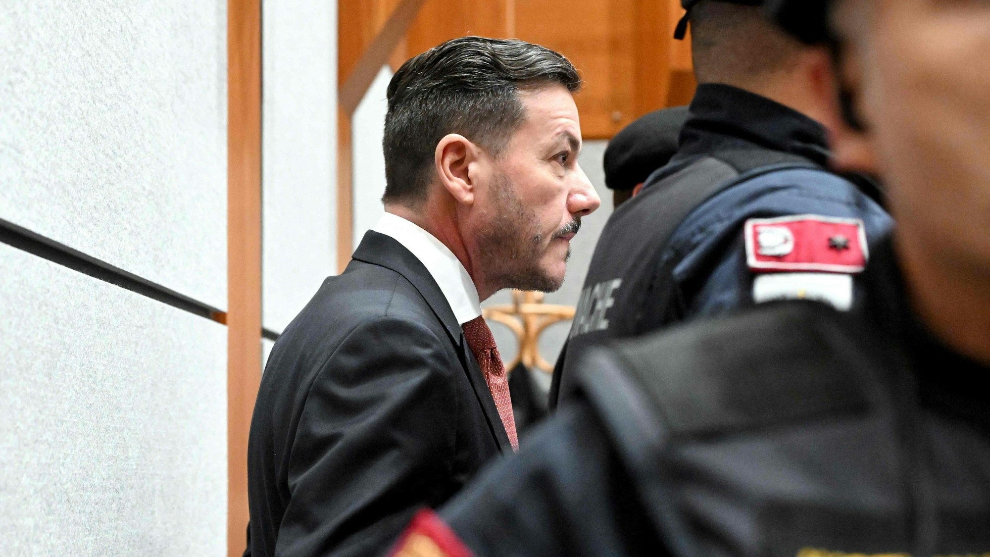 Rene Benko bei seiner Ankunft im Gerichtssaal in Innsbruck.