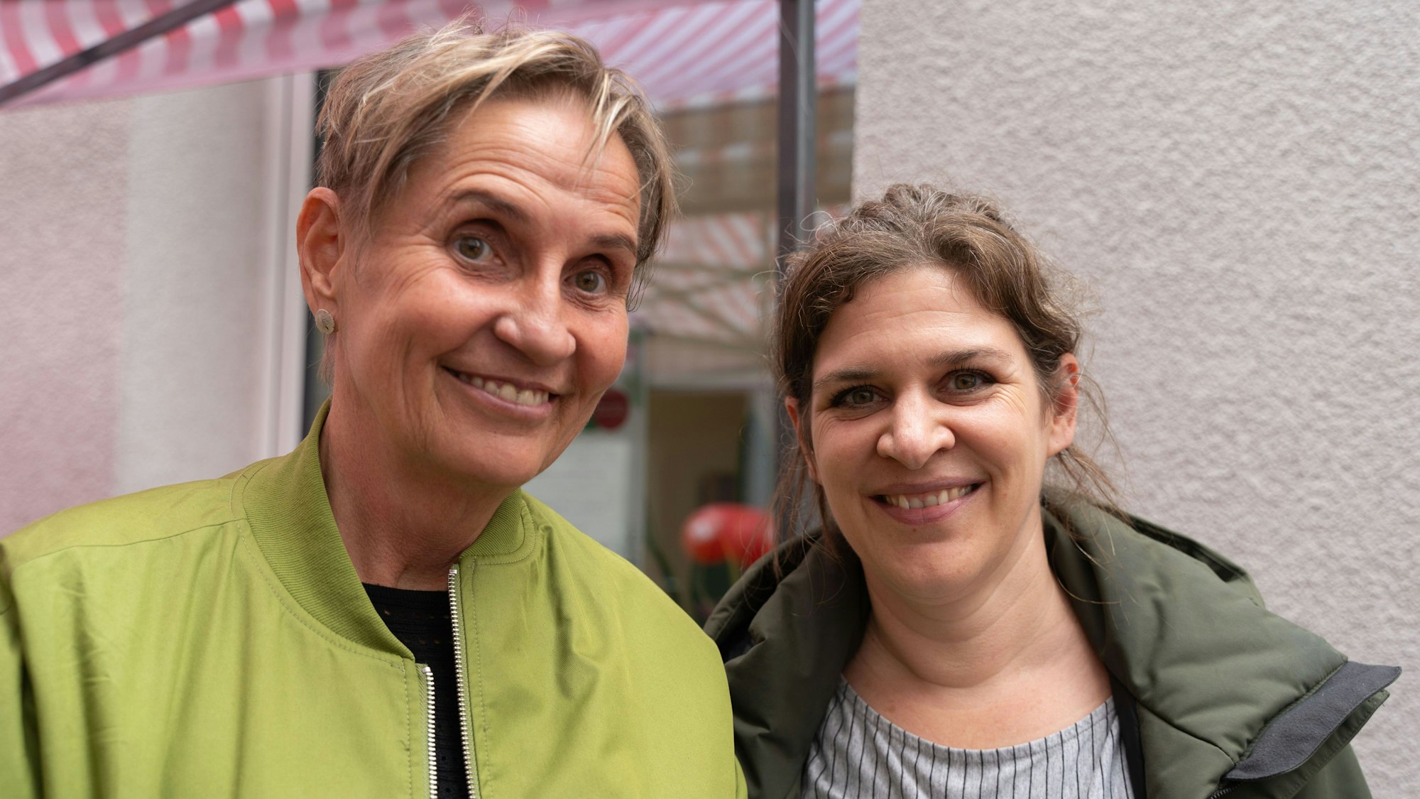 Susanne Hahmann, Geschäftsführerin Soziale Hilfen der Diakonie Michaelshoven und Julia Pedersen, Gleichstellungsbeauftragte der Stadt Köln.
