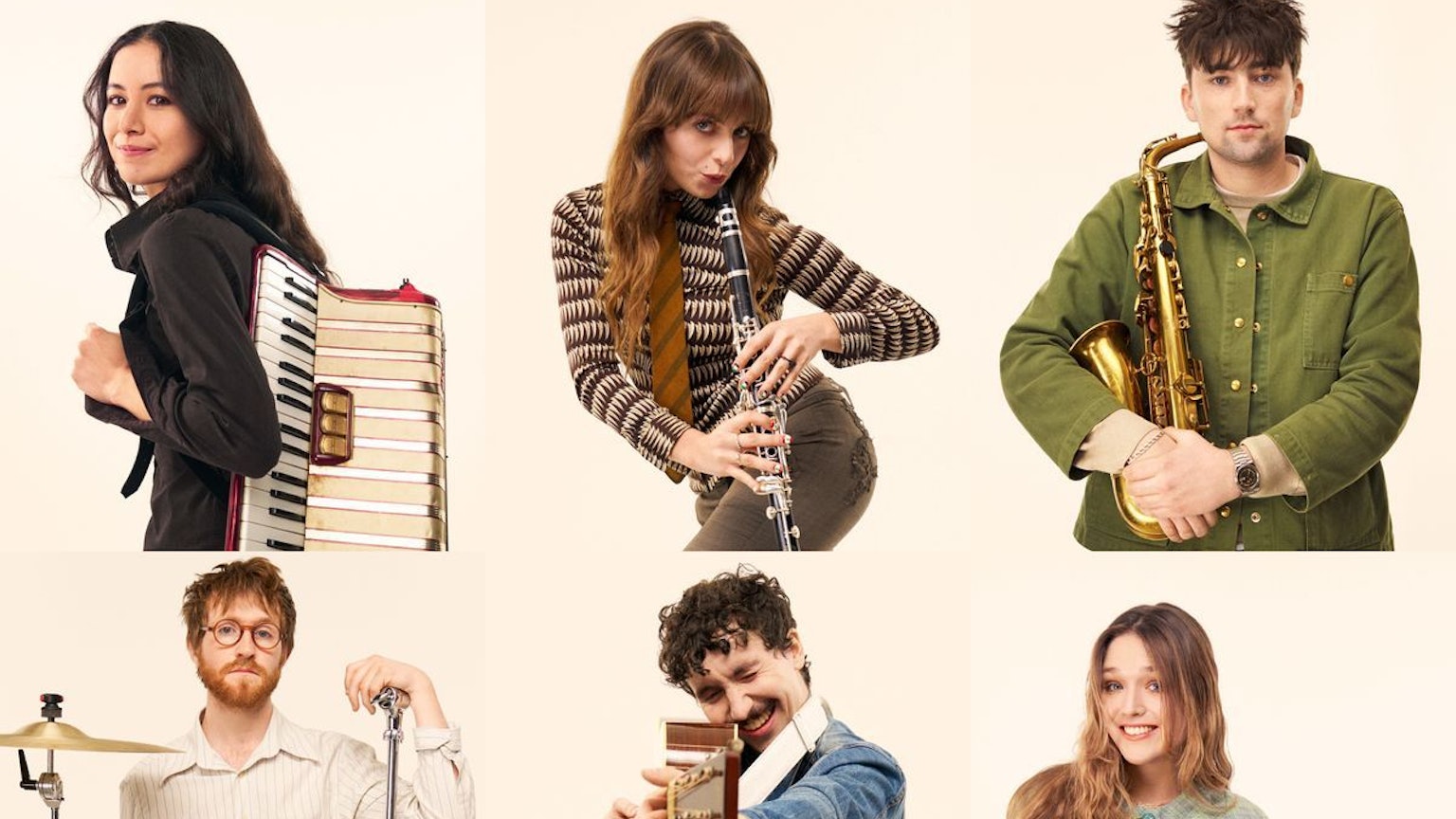 Die britische Band „Black Country, New Road“ im Porträt: (v.l. oben) May Kershaw, Tyler Hyde, Lewis Ewans und (v.l. unten) Charlie Wayne, Luke Mark, Georgia Ellery.