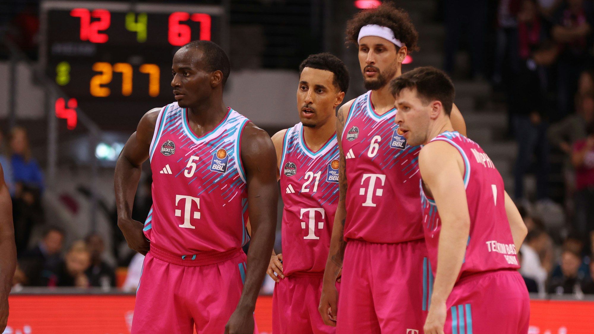 Beim Pokalspiel in Trier wartet Schwerstarbeit auf die Baskets um (v.l.) Tylan Birts, Joel Aminu, Michael Kessens und Grayson Murphy.