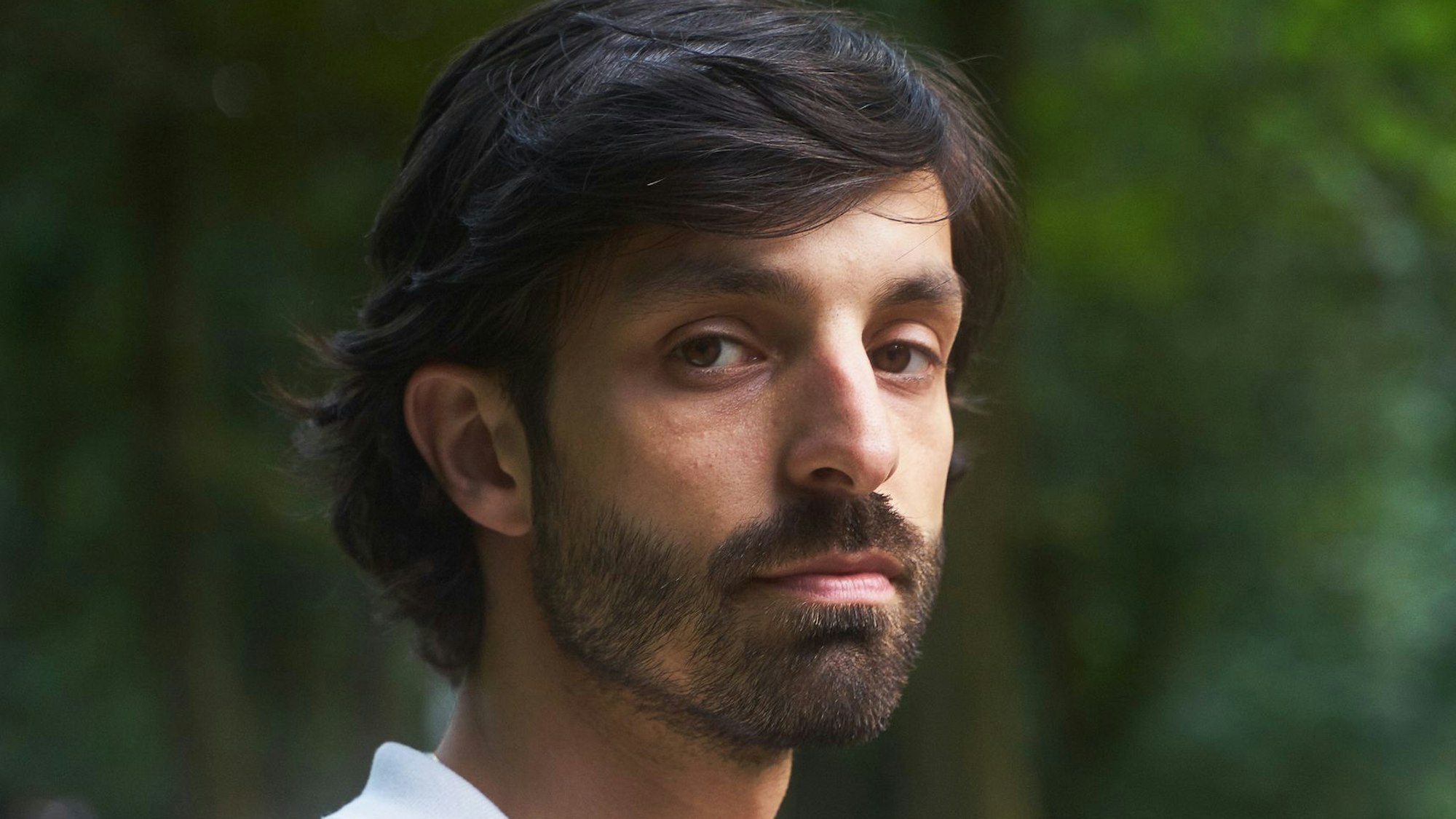 Der Dramatiker Akin Emanuel Sipal hat ein Theaterstück über Mesut Özil geschrieben.