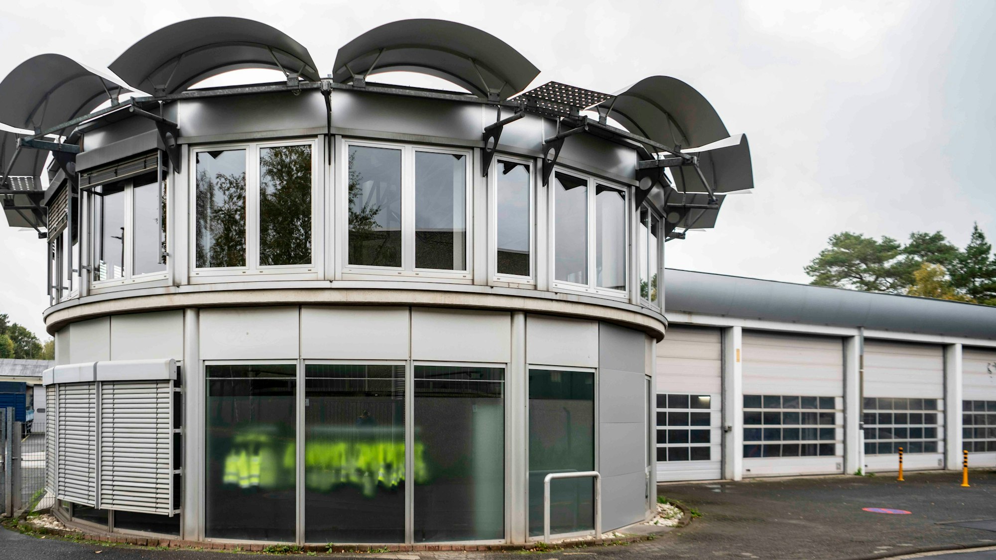 Das Bild zeigt das Gebäude in Mechernich, in dem nun eine Rettungswache untergebracht ist.