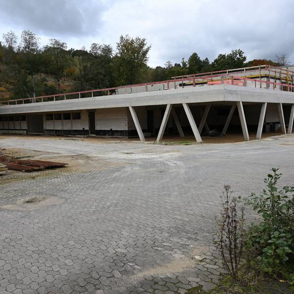 Das Foto zeigt die Baustelle am Kürtener Schulzentrum
