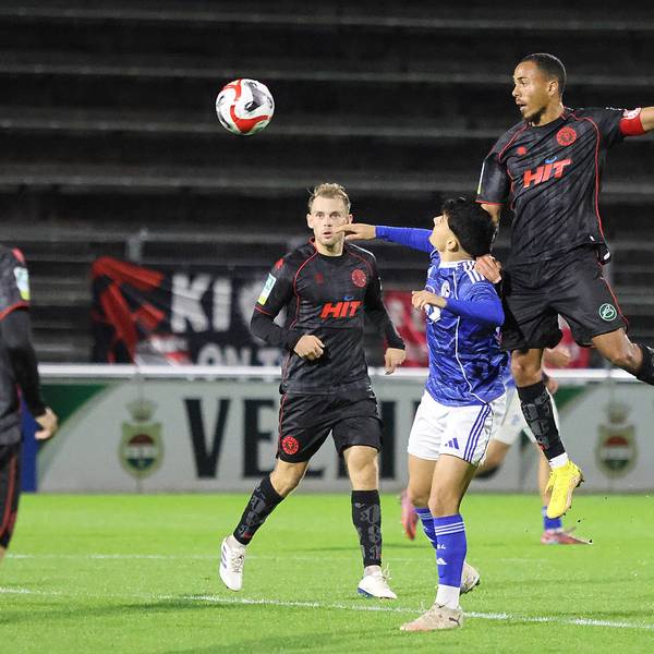 Regionalliga West: FC Schalke 04 U23 - SC Fortuna Koeln ** NUR FÜR REDAKTIONELLE ZWECKE ** EDITORIAL USE ONLY **Fussball Regionalliga West 12.Spieltag Freitag 17.10.2025 Parkstadion Gelsenkirchen FC Schalke 04 II - SC Fortuna Koeln Im Bild in der Mitte Vincenzo Onofrietti (S04 U23) und in der Luft Robin Afamefuna (Fortuna Koeln) Deutschland Gelsenkirchen Copyright: StefanxRittershaus *** Regionalliga West FC Schalke 04 U23 SC Fortuna Koeln FOR EDITORIAL PURPOSES ONLY p Soccer Regionalliga West 12 Matchday Friday 17 10 2025 Parkstadion Gelsenkirchen FC Schalke 04 II SC Fortuna Koeln In the picture in the middle Vincenzo Onofrietti S04 U23 and in the air Robin Afamefuna Fortuna Koeln Germany Gelsenkirchen Copyright StefanxRi Copyright: StefanxRittershaus doc82v5nfdwvrau9tidiyg ,EDITORIAL USE ONLY