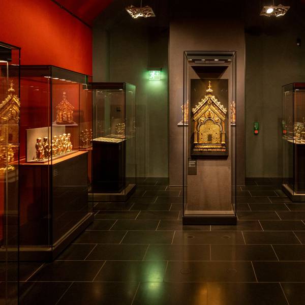 Die Sonderausstellung „Der Kaiserswerther Suitbertusschrein in Restaurierung“ ist in der Domschatzkammer zu sehen.