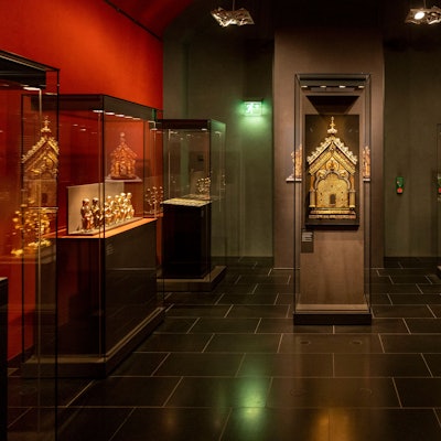 Die Sonderausstellung „Der Kaiserswerther Suitbertusschrein in Restaurierung“ ist in der Domschatzkammer zu sehen.