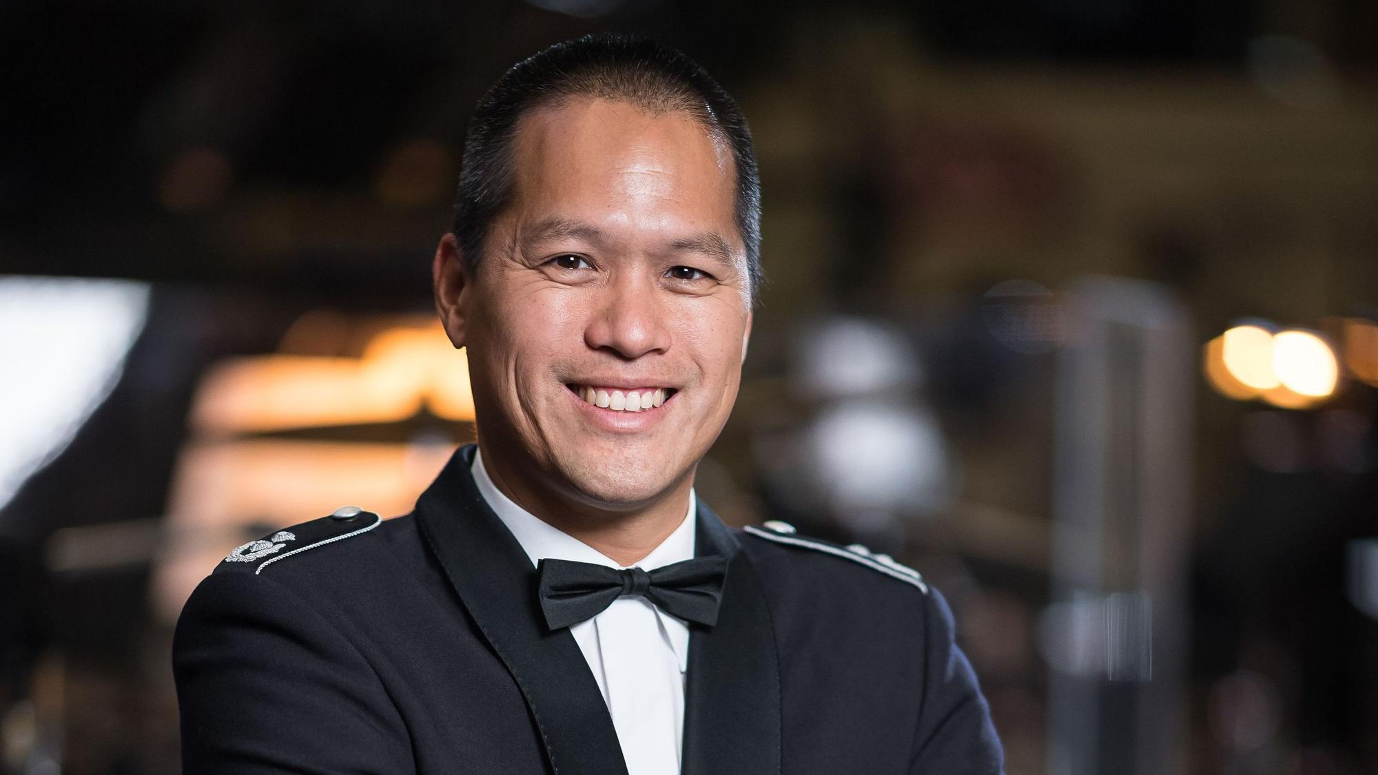 Oberstleutnant Timor Oliver Chadik ist seit September 2025 Leiter des Musikkorps der Bundeswehr.