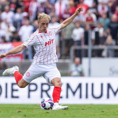 Regionalliga West: Fortuna Köln - Rot-Weiß Oberhausen, 16.08.2025 Timo Bornemann Fortuna Köln, 19. Regionalliga West, Fortuna Köln - Rot-Weiß Oberhausen, 4. Spieltag, am 16.08.2025, Südstadion, Köln *** Regionalliga West Fortuna Köln Rot Weiß Oberhausen, 16 08 2025 Timo Bornemann Fortuna Köln, 19 Regionalliga West, Fortuna Köln Rot Weiß Oberhausen, 4 Matchday, on 16 08 2025, Südstadion, Cologne Copyright: xBEAUTIFULxSPORTS/Meuselx