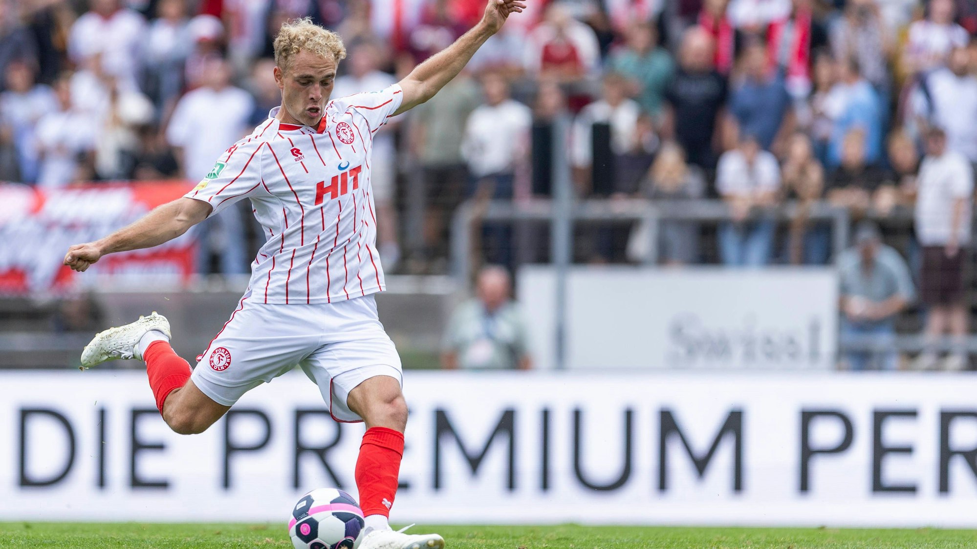 Regionalliga West: Fortuna Köln - Rot-Weiß Oberhausen, 16.08.2025 Timo Bornemann Fortuna Köln, 19. Regionalliga West, Fortuna Köln - Rot-Weiß Oberhausen, 4. Spieltag, am 16.08.2025, Südstadion, Köln *** Regionalliga West Fortuna Köln Rot Weiß Oberhausen, 16 08 2025 Timo Bornemann Fortuna Köln, 19 Regionalliga West, Fortuna Köln Rot Weiß Oberhausen, 4 Matchday, on 16 08 2025, Südstadion, Cologne Copyright: xBEAUTIFULxSPORTS/Meuselx