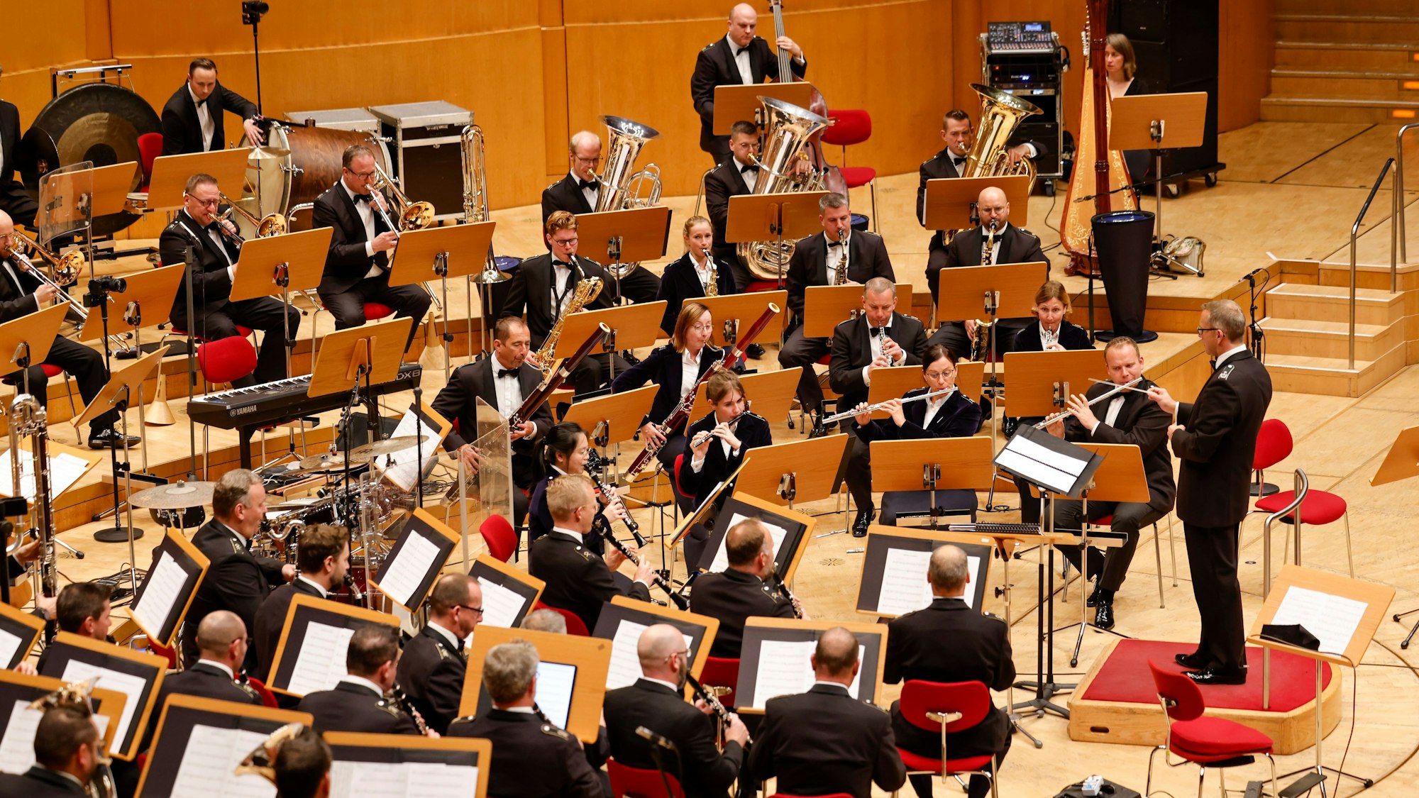 Gern gesehen in der Philharmonie: Das Musikkorps der Bundeswehr, hier 2024 beim Konzert zugunsten der Altenhilfe.