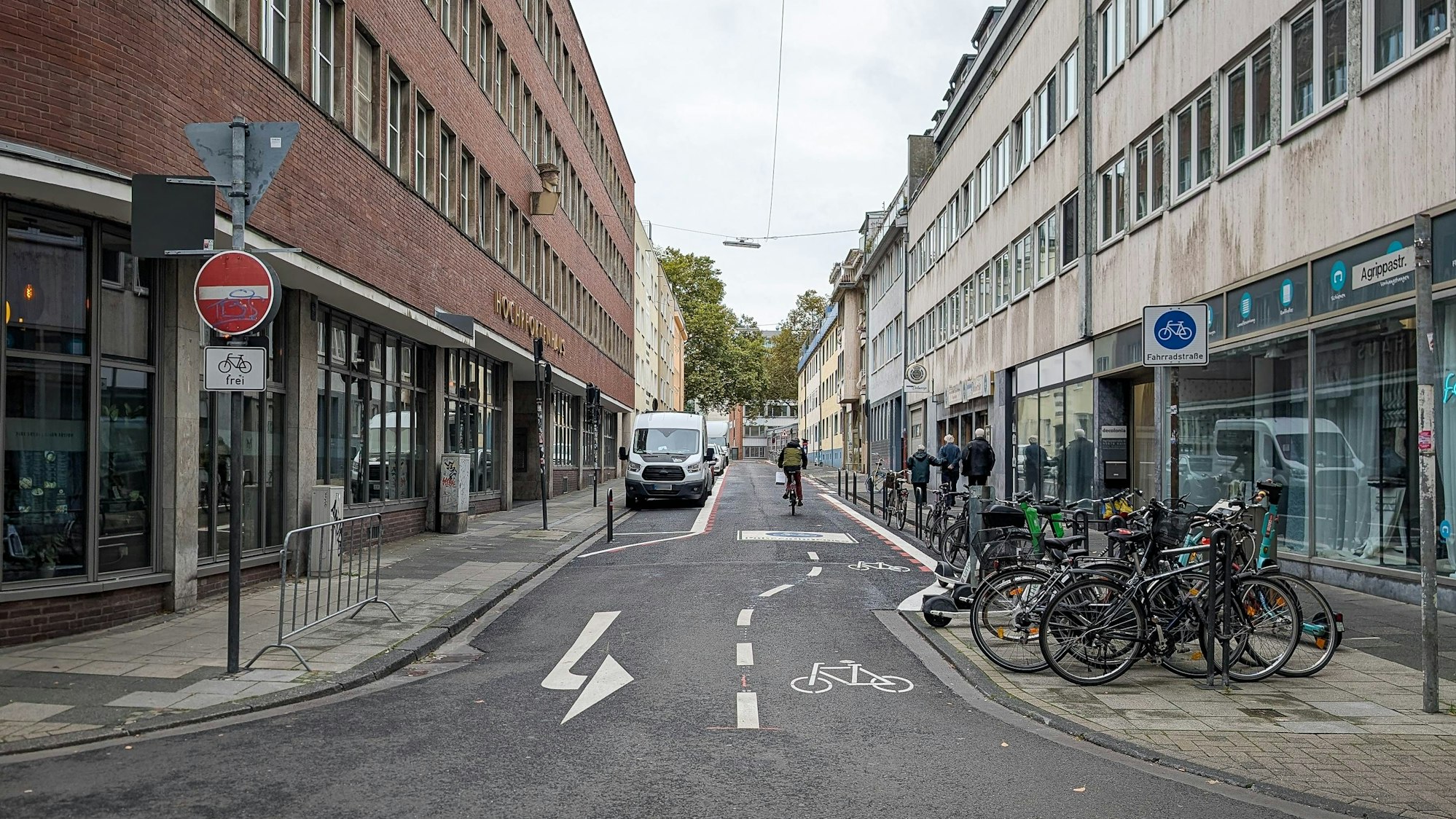 In der neuen Fahrradstraße können Fahrradfahrer nun in beide Richtungen fahren.