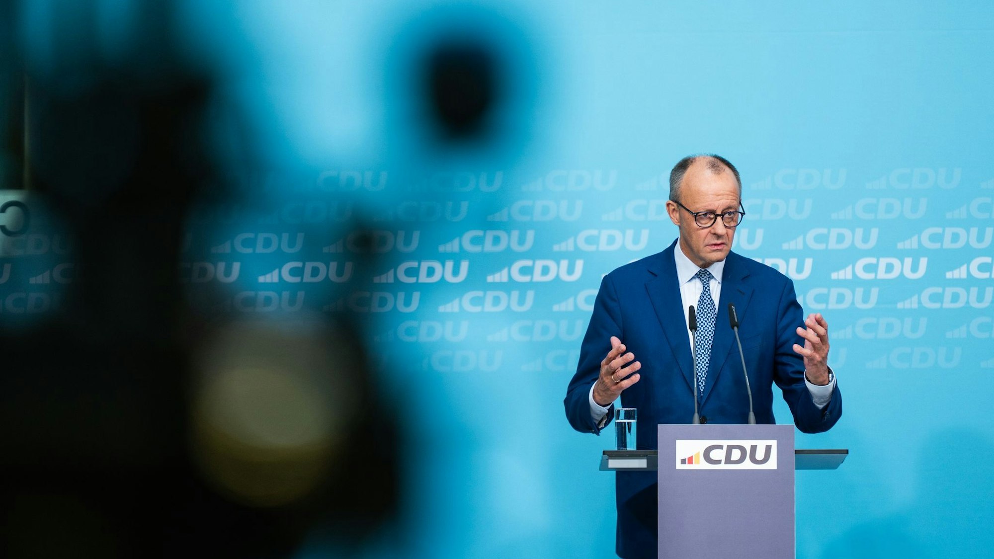 Merz hatte die Debatte in der vergangenen Woche mit einer Äußerung ausgelöst.