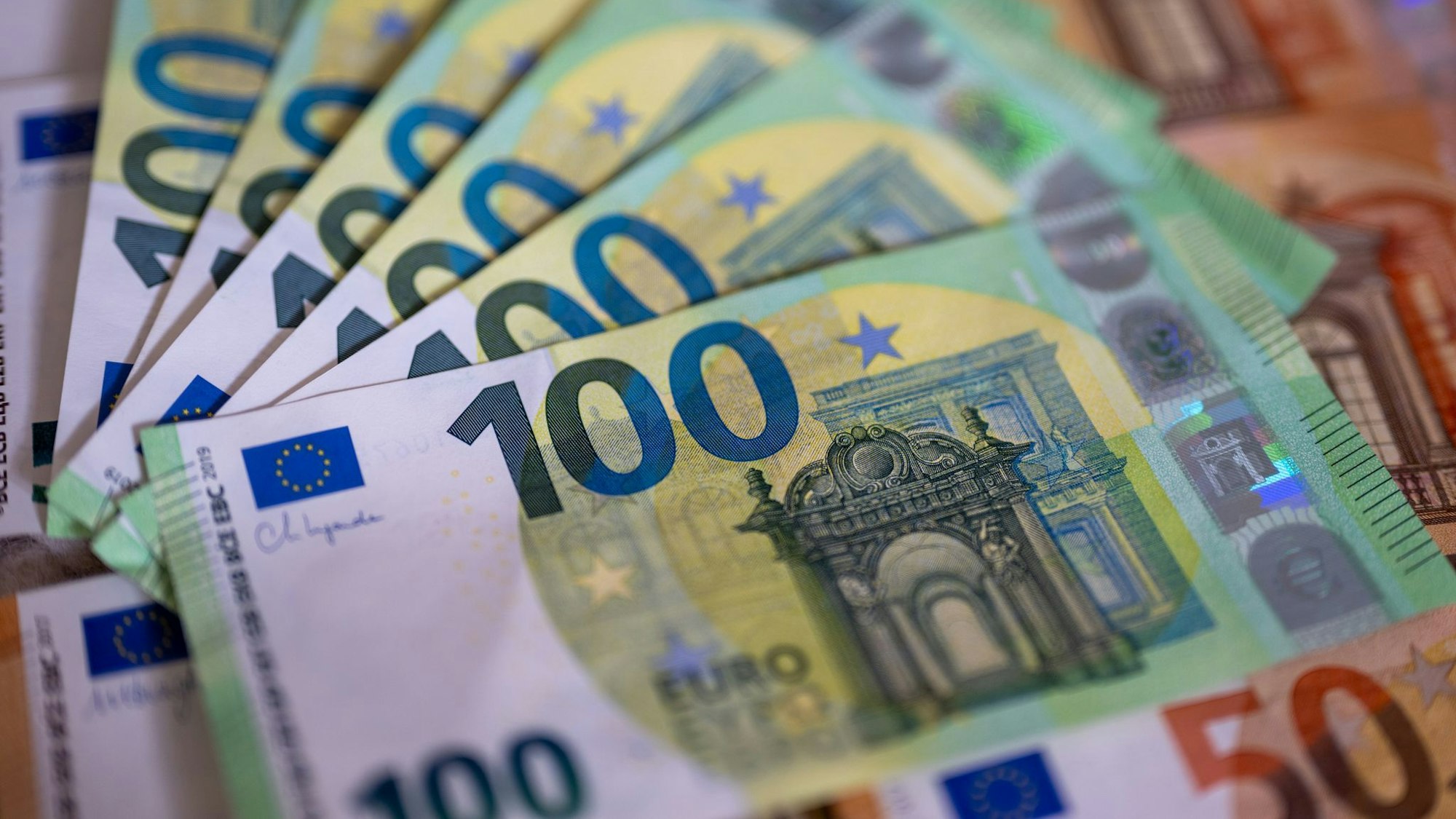 Mit mehr als 30 Milliarden Euro will Nordrhein-Westfalen den jahrelangen Investitionsstau angehen. (Symbolbild)