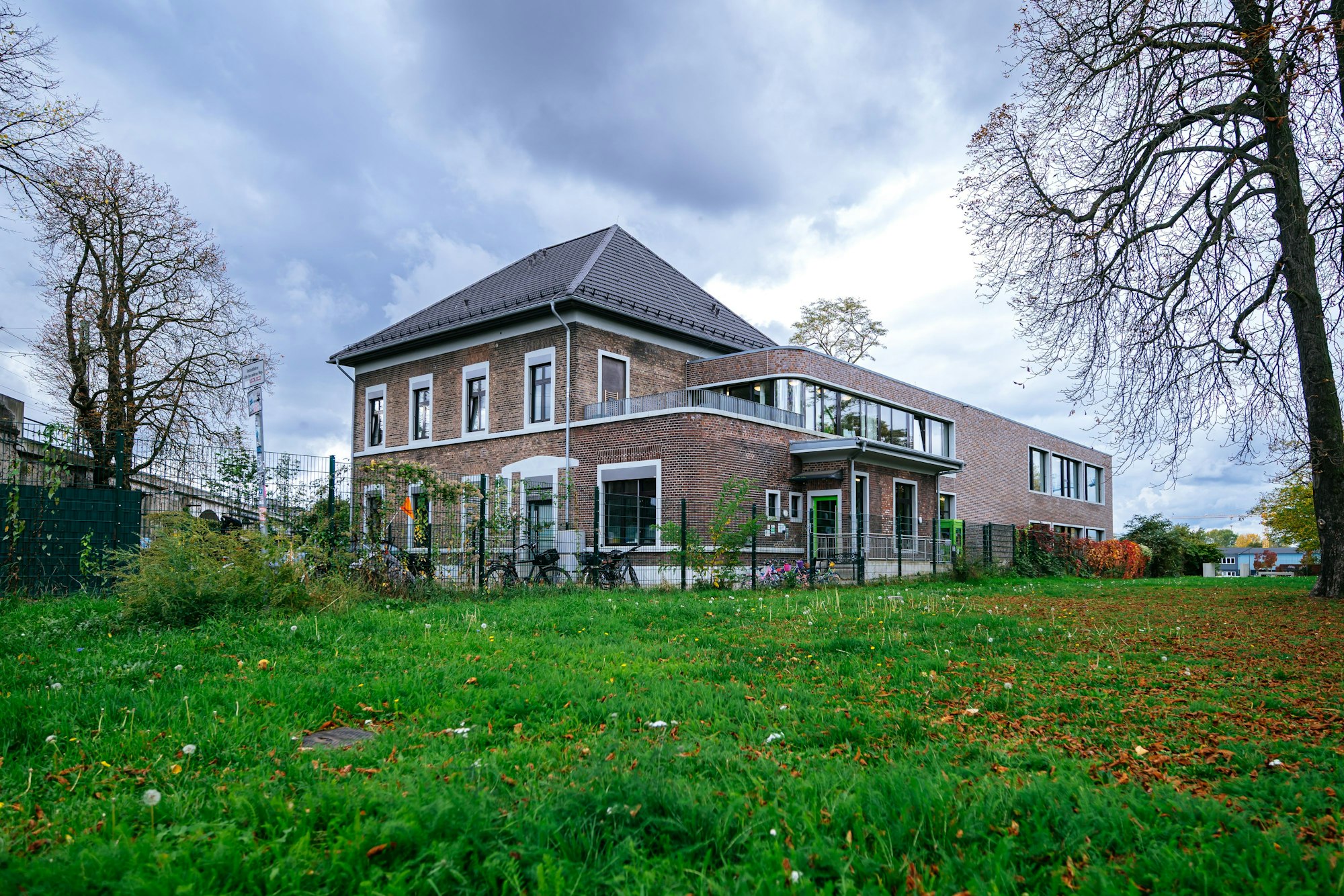 Die Villa Charlier am Grünzug.