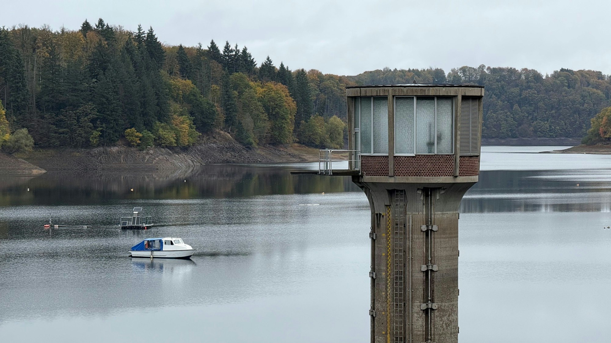 Blick auf die Wahnbachtalsperre.