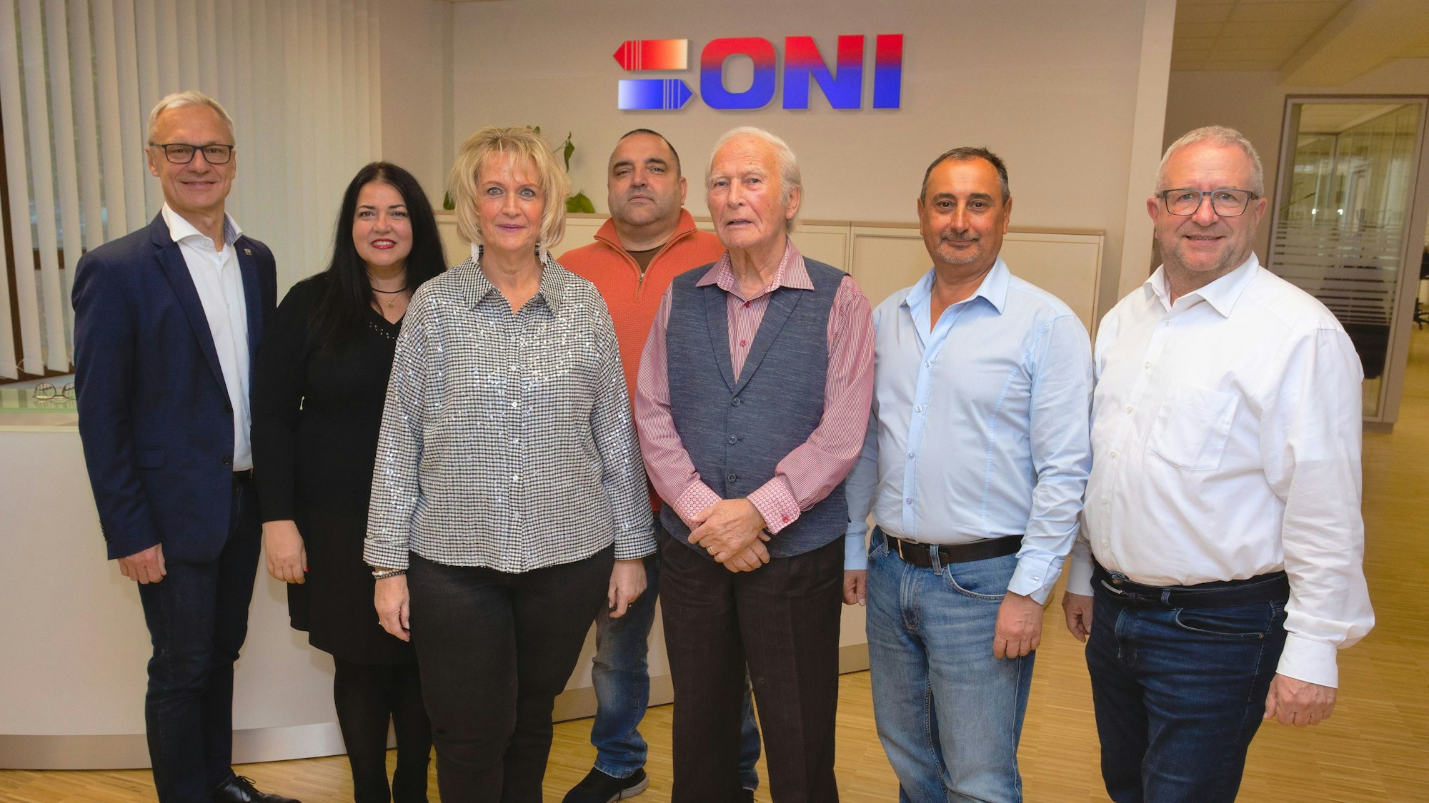 Gruppenfoto: (v.l.) Georg Ludwig, Valentyna Butulay, Andrea Missbrandt, Yurii Butulay, Wolfgang Oehm, Igor Prudkov und Andreas Rostalski.