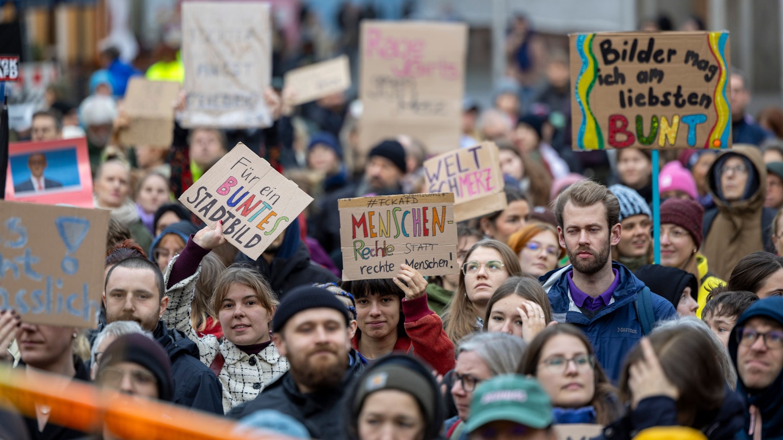 In Köln wurde gegen die „Stadtbild“-Äußerungen von Friedrich Merz demonstriert.