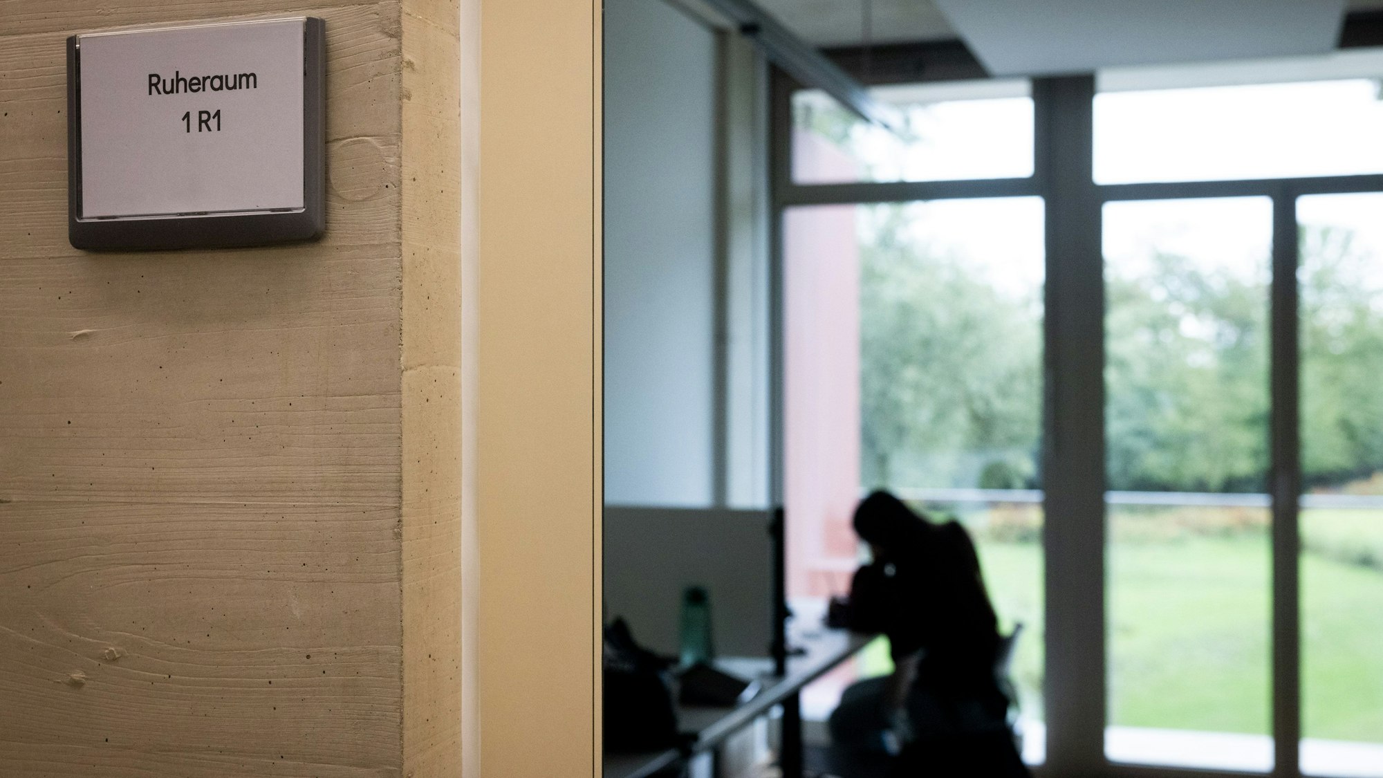 Wer ungestört lernen will, geht in den Ruheraum.