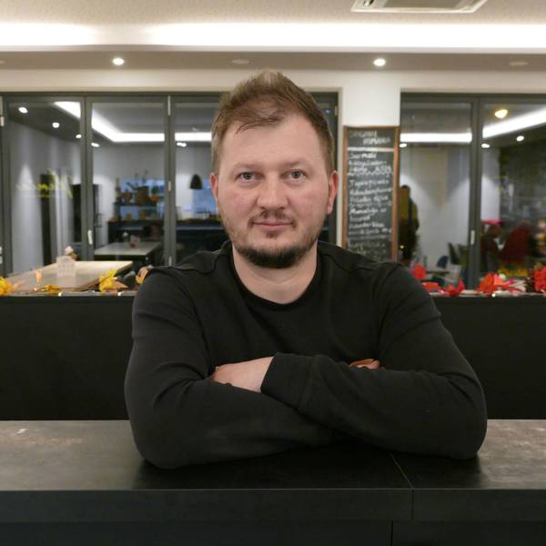 Vlad Buga (37) betreibt mit seiner Frau Maria das Vlamia Restaurant in Troisdorf.