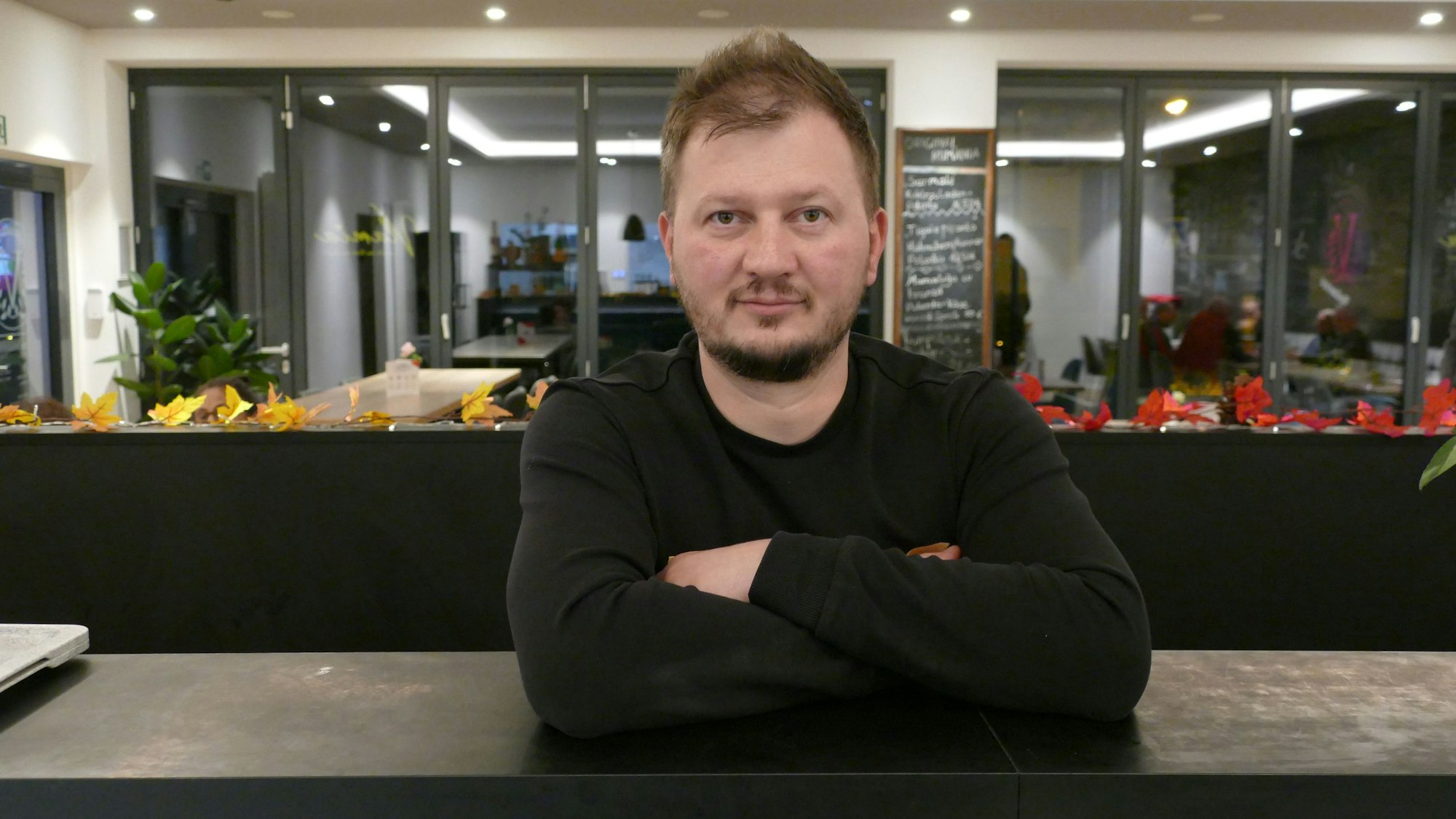 Vlad Buga (37) betreibt mit seiner Frau Maria das Vlamia Restaurant in Troisdorf.