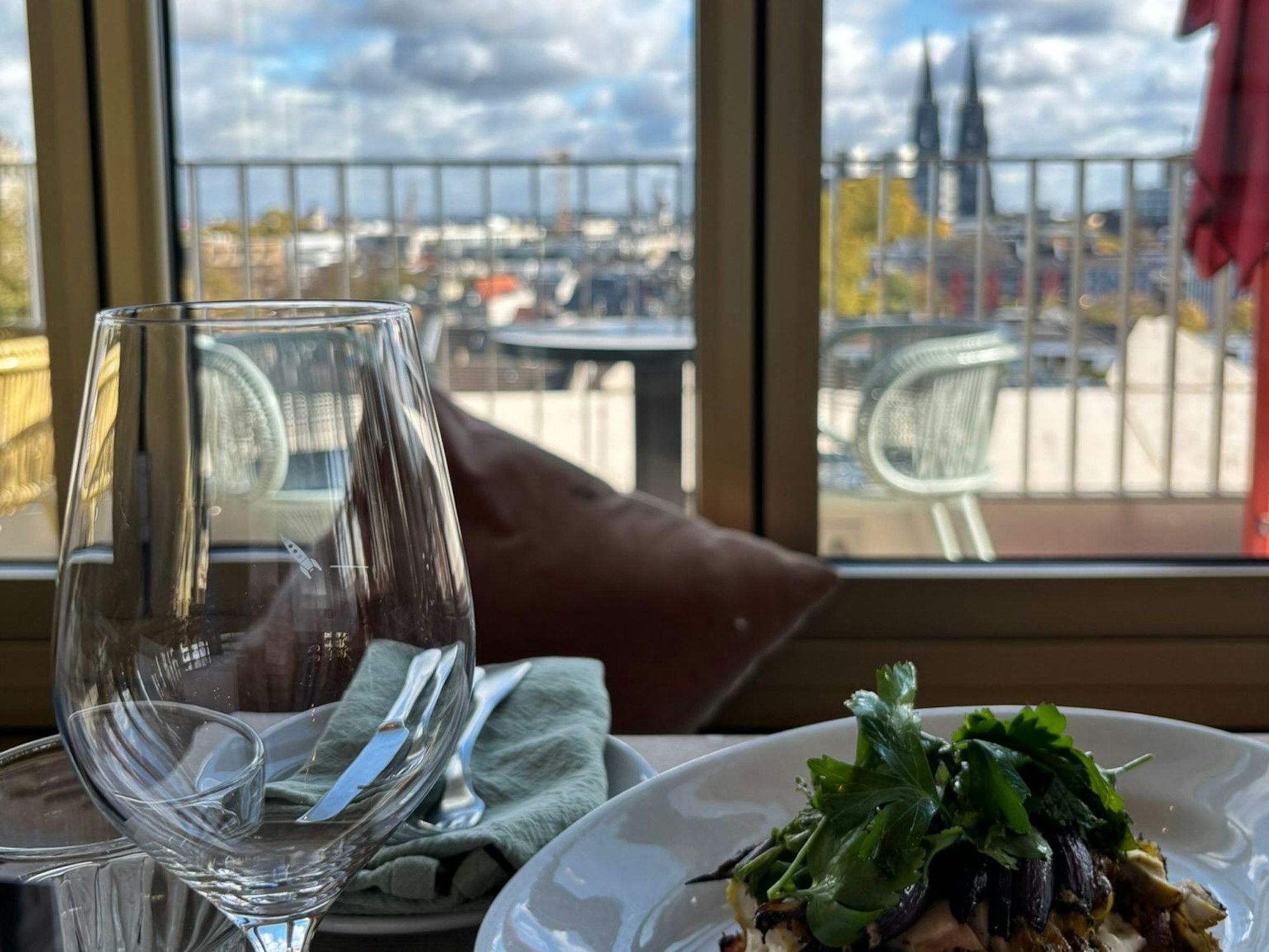 Ausgefallene Gerichte mit Domblick: das Neni in Köln.