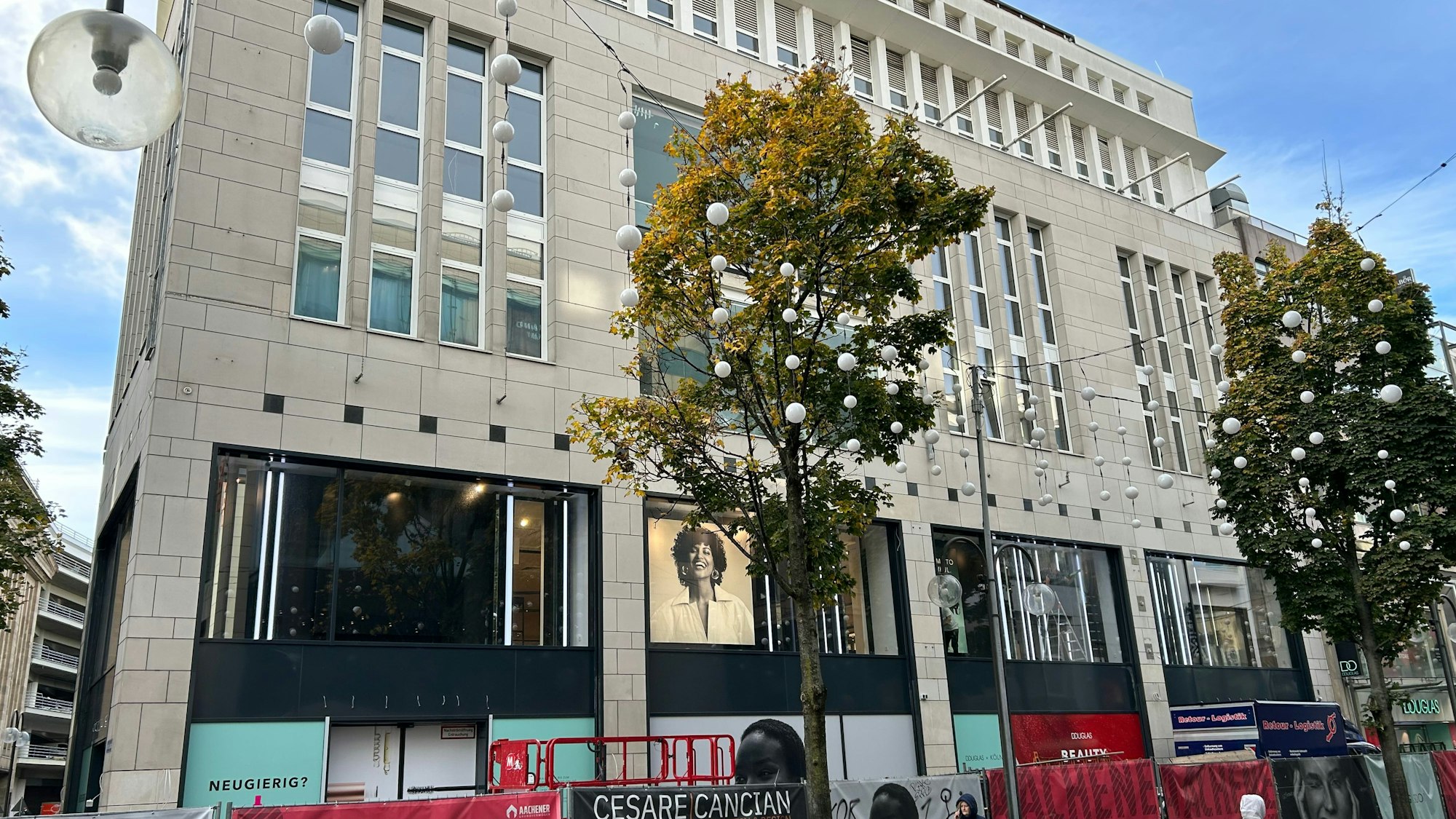 Douglas-Flagshistore