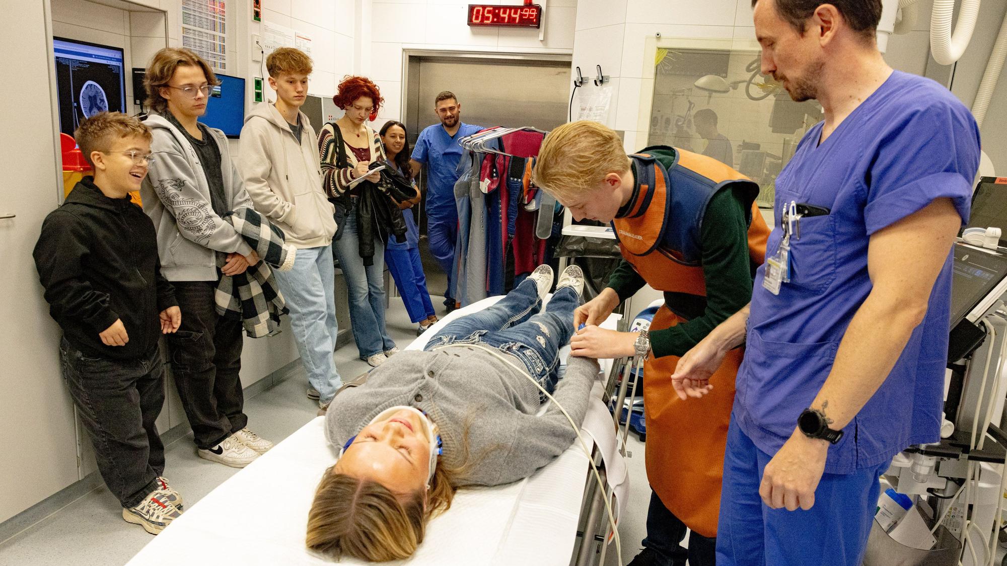 Schüler aus sülz bekamen ungewöhnliche Einblicke in den Klinikalltag