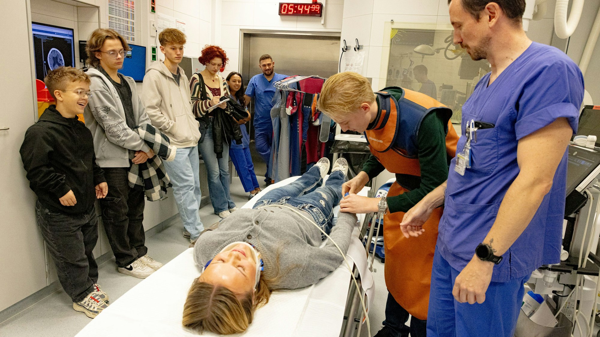 Schüler aus sülz bekamen ungewöhnliche Einblicke in den Klinikalltag