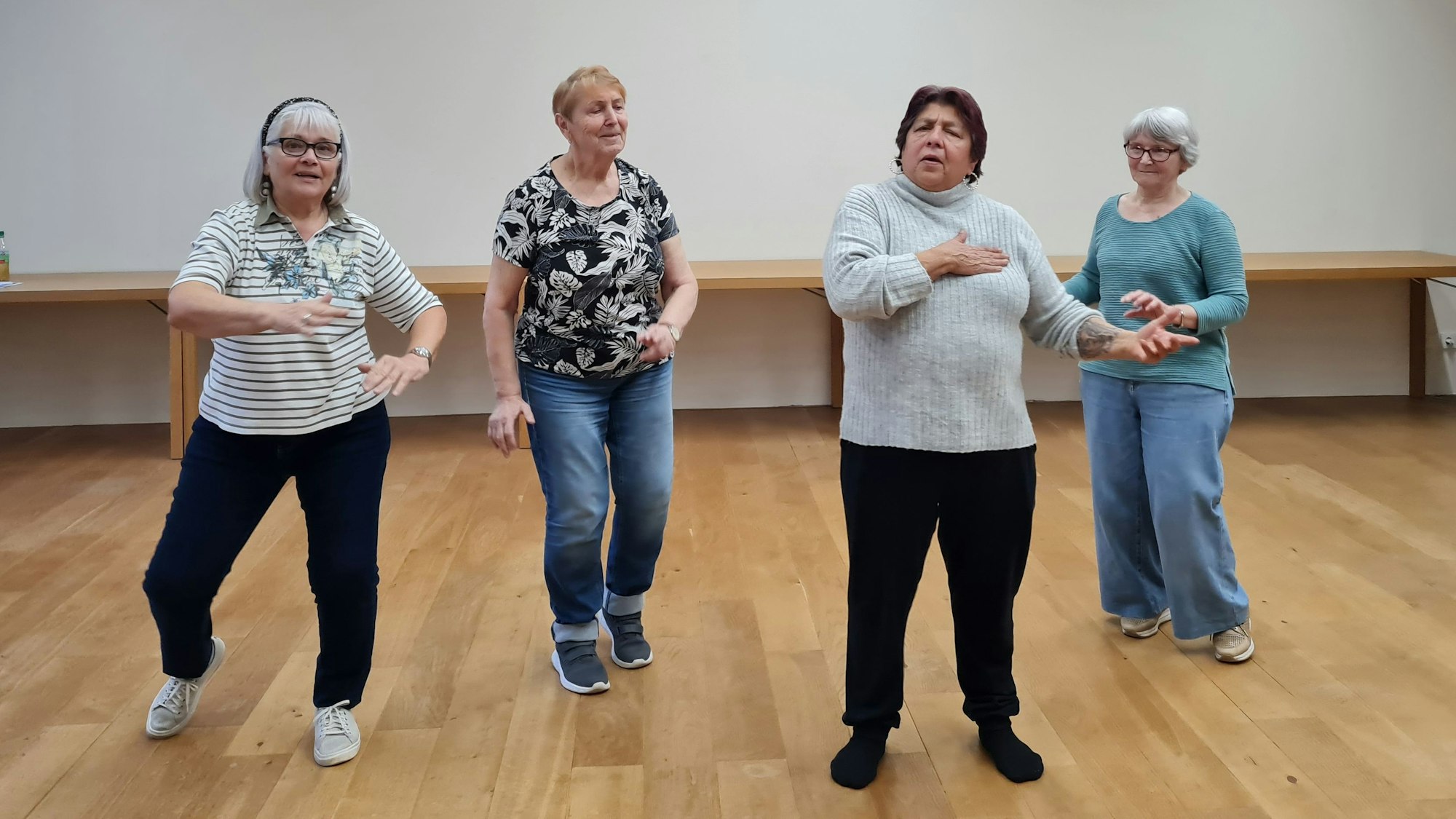 Frauen proben ihr selbst entwickeltes Theaterstück in Haus Altenberg. Ein Projekt der Diakonie Köln, unterstützt von der Rundschau-Altenhilfe.