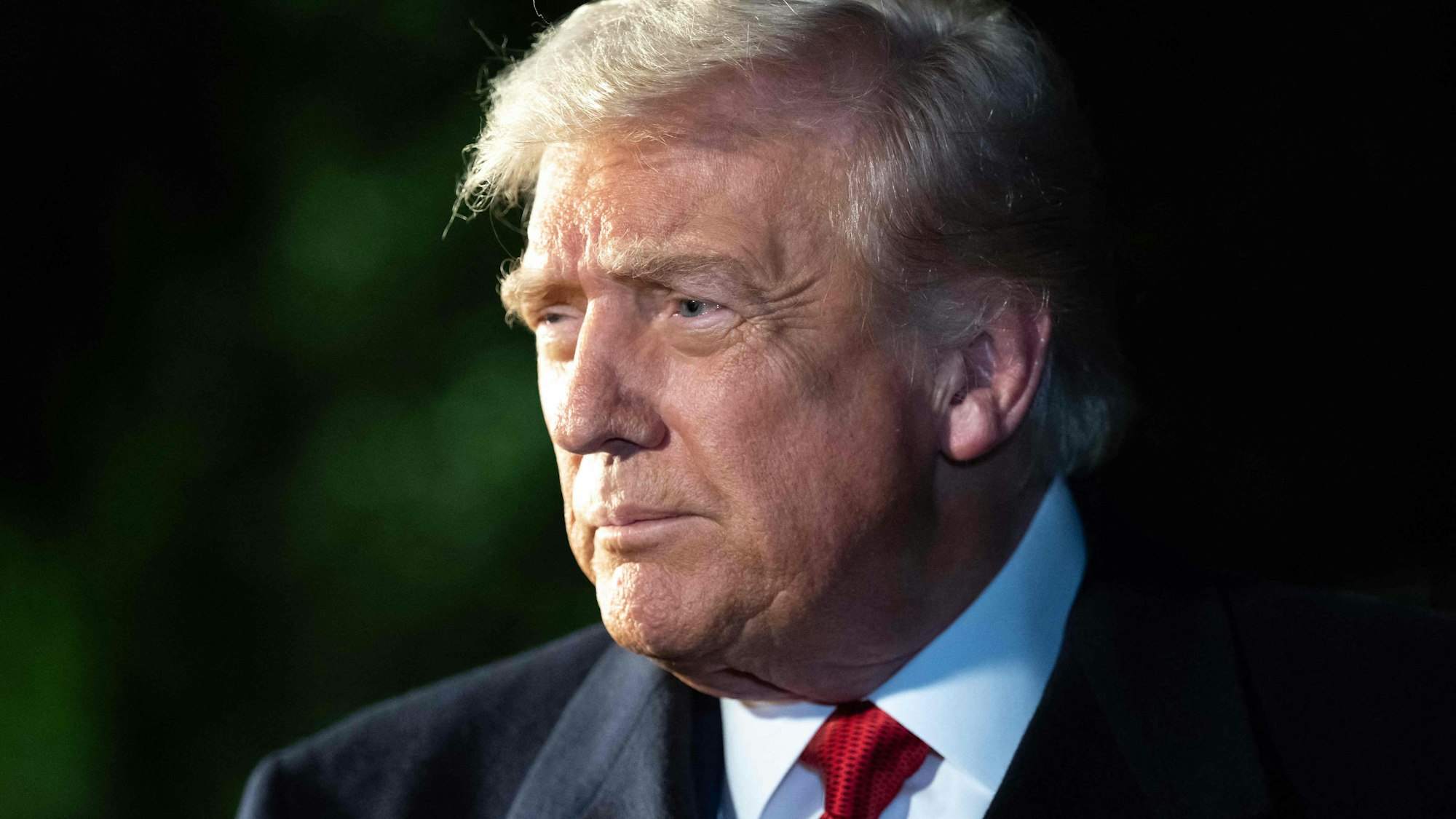 Donald Trump wirft Kanada „schmutziges Spiel“ wegen Reagan-Werbespot in Handelsstreit vor.