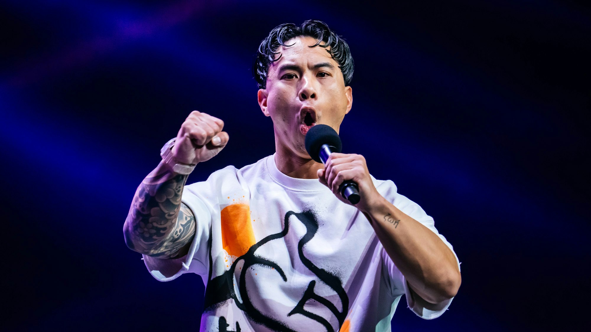 Schauspieler und Comedian Tutty Tran begeisterte das Publikum mit Anekdoten aus dem Berliner Straßenleben.