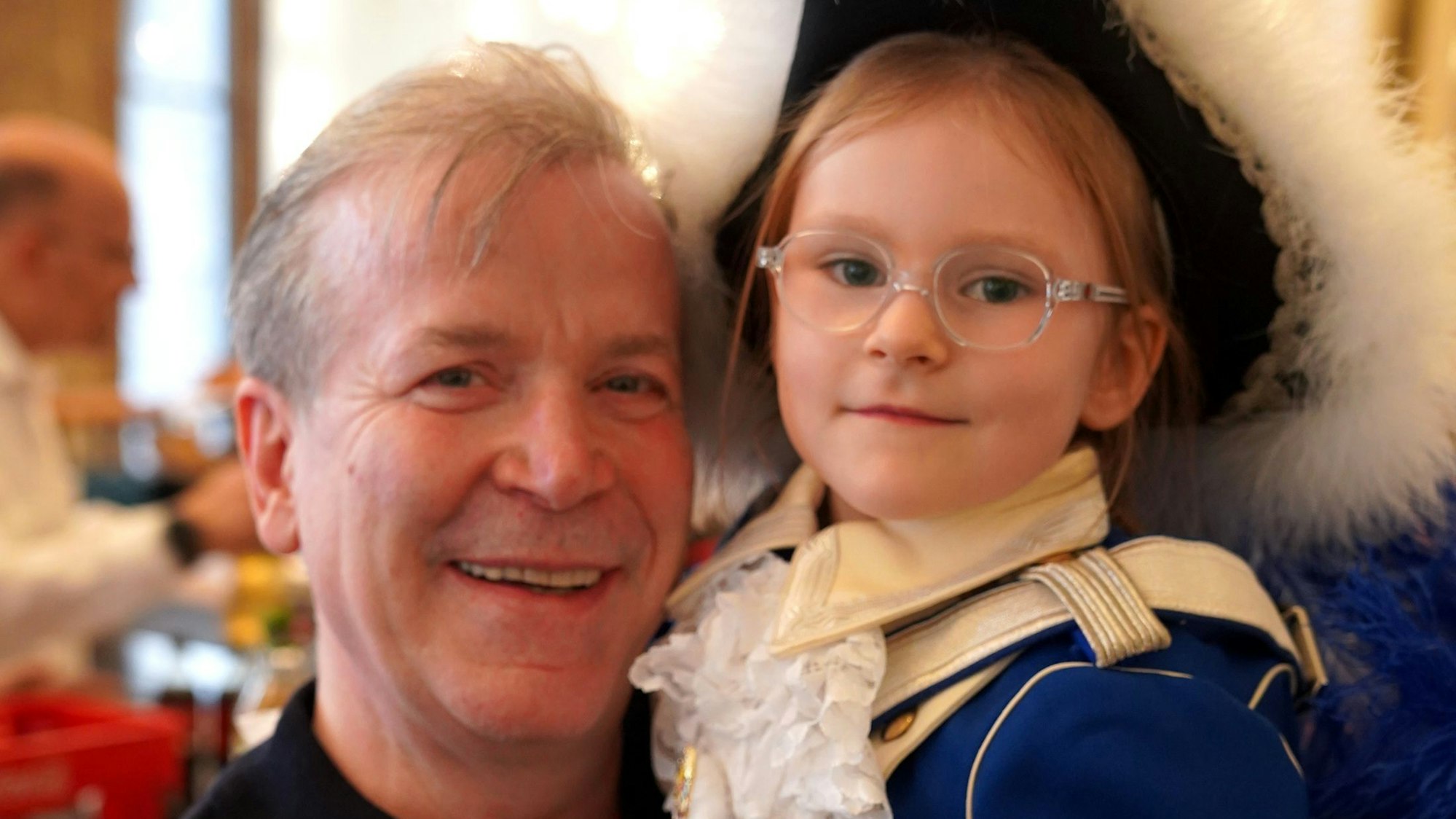 Christoph Kuckelkorn und seine Enkelin Sophie