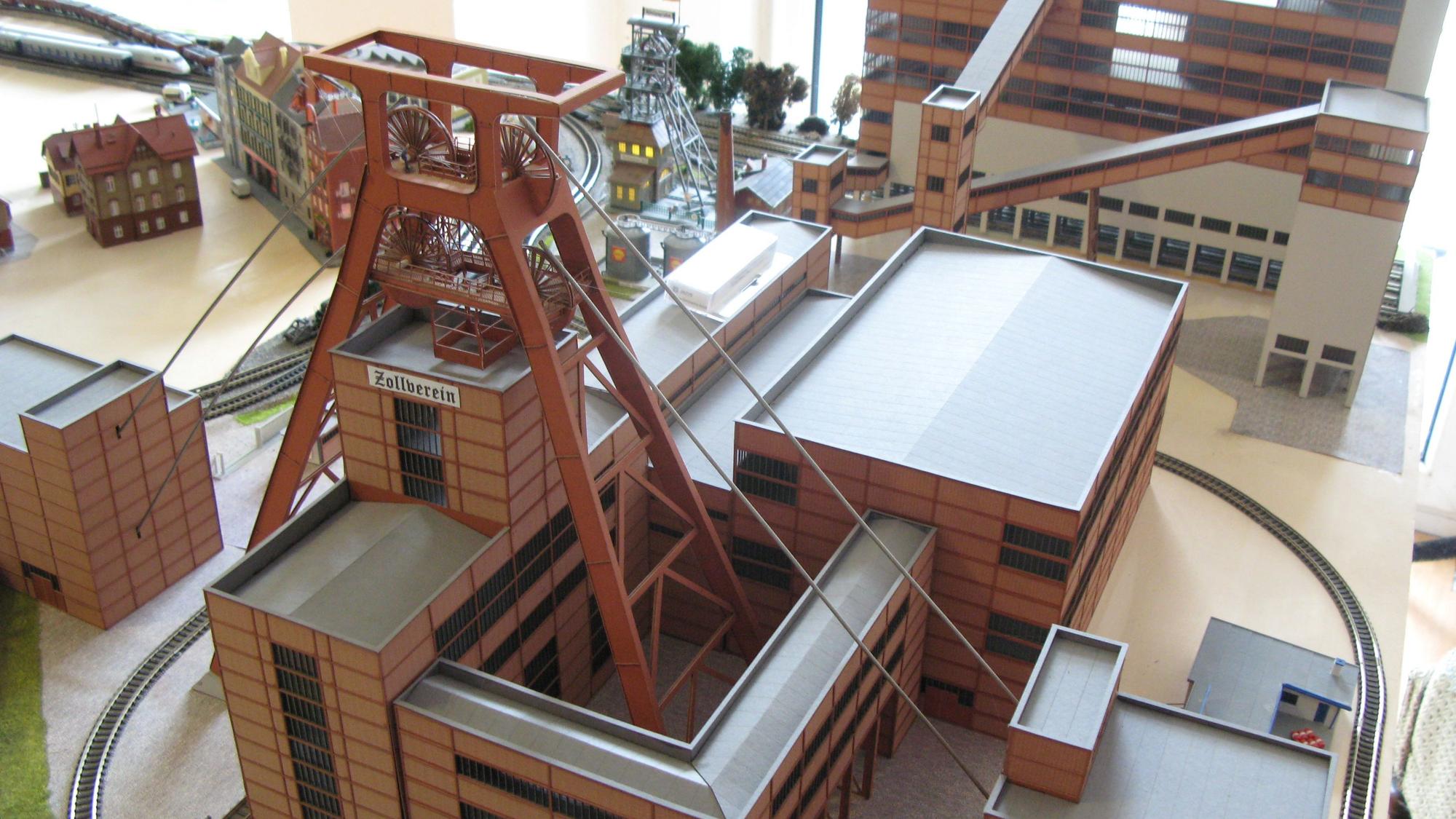 Für die Zeche Zollverein musste ein Stück Platte angesetzt werden.