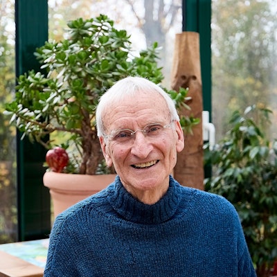 Franz-Josef Hilger lächelt in die Kamera.