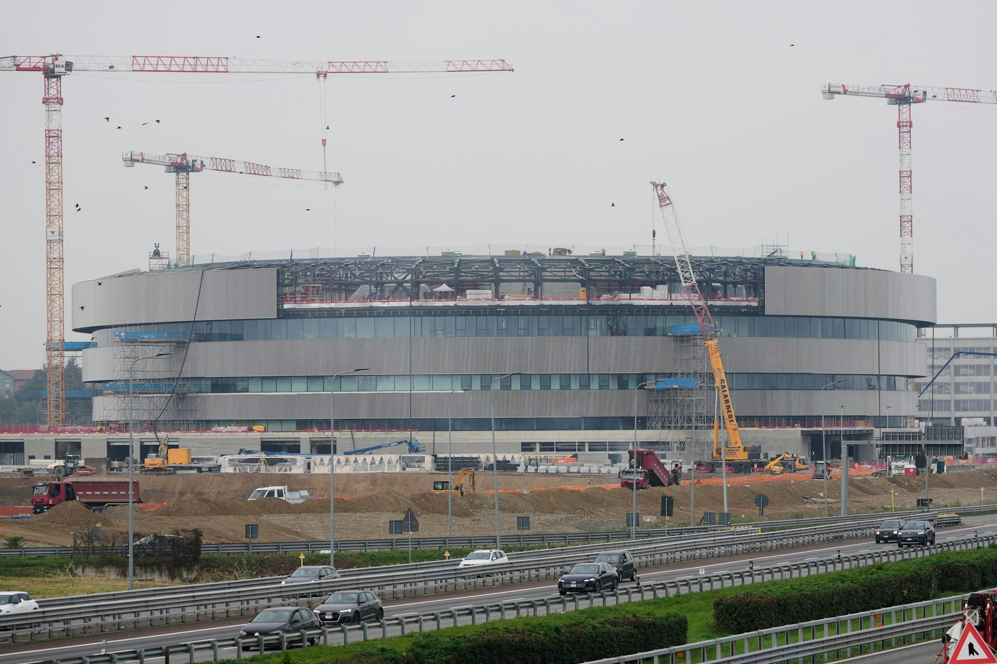 An der Eishockey-Arena wird noch gebaut.
