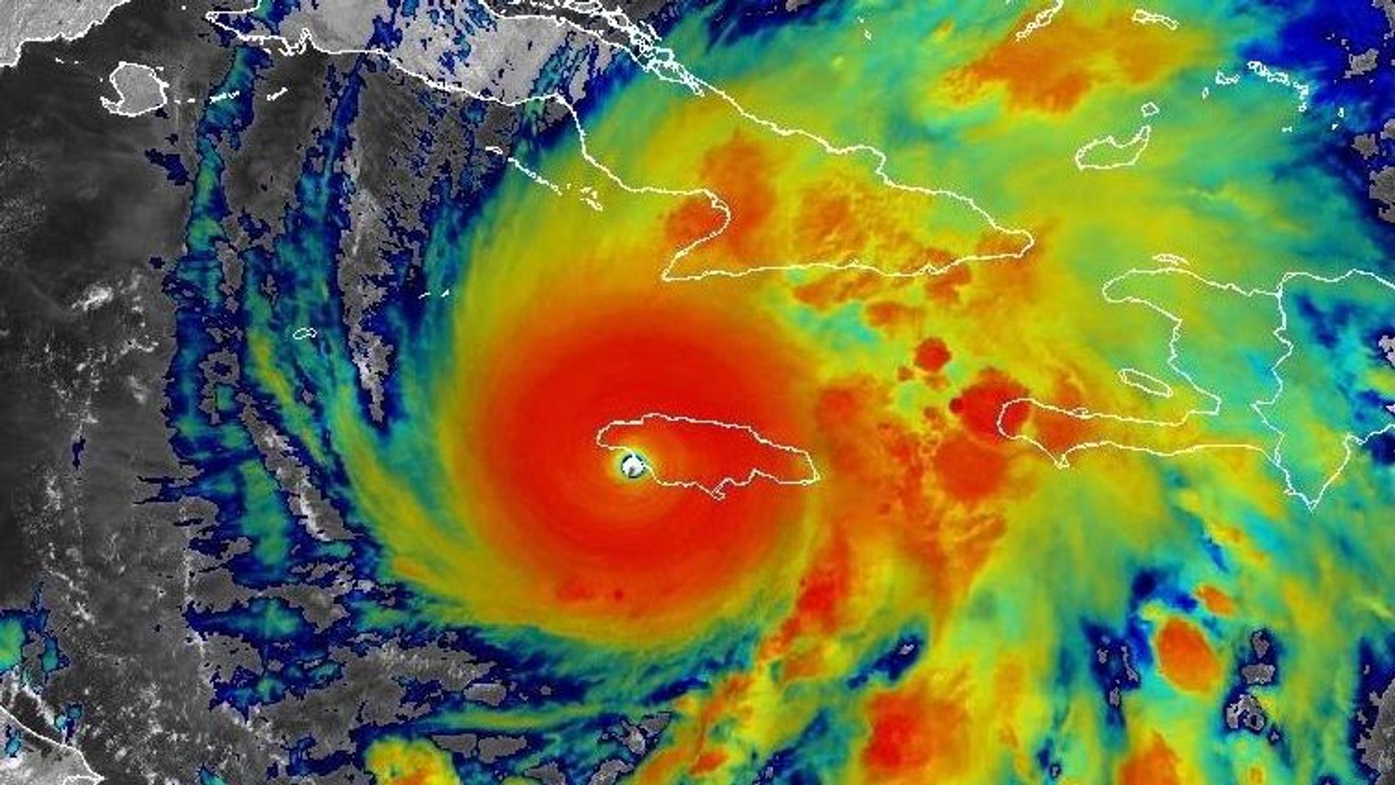 Dieses von der National Oceanographic and Atmospheric Administration (NOAA) zur Verfügung gestellte Satellitenbild zeigt den Hurrikan „Melissa“, der am Dienstag (28. Oktober) auf die Insel Jamaika trifft.