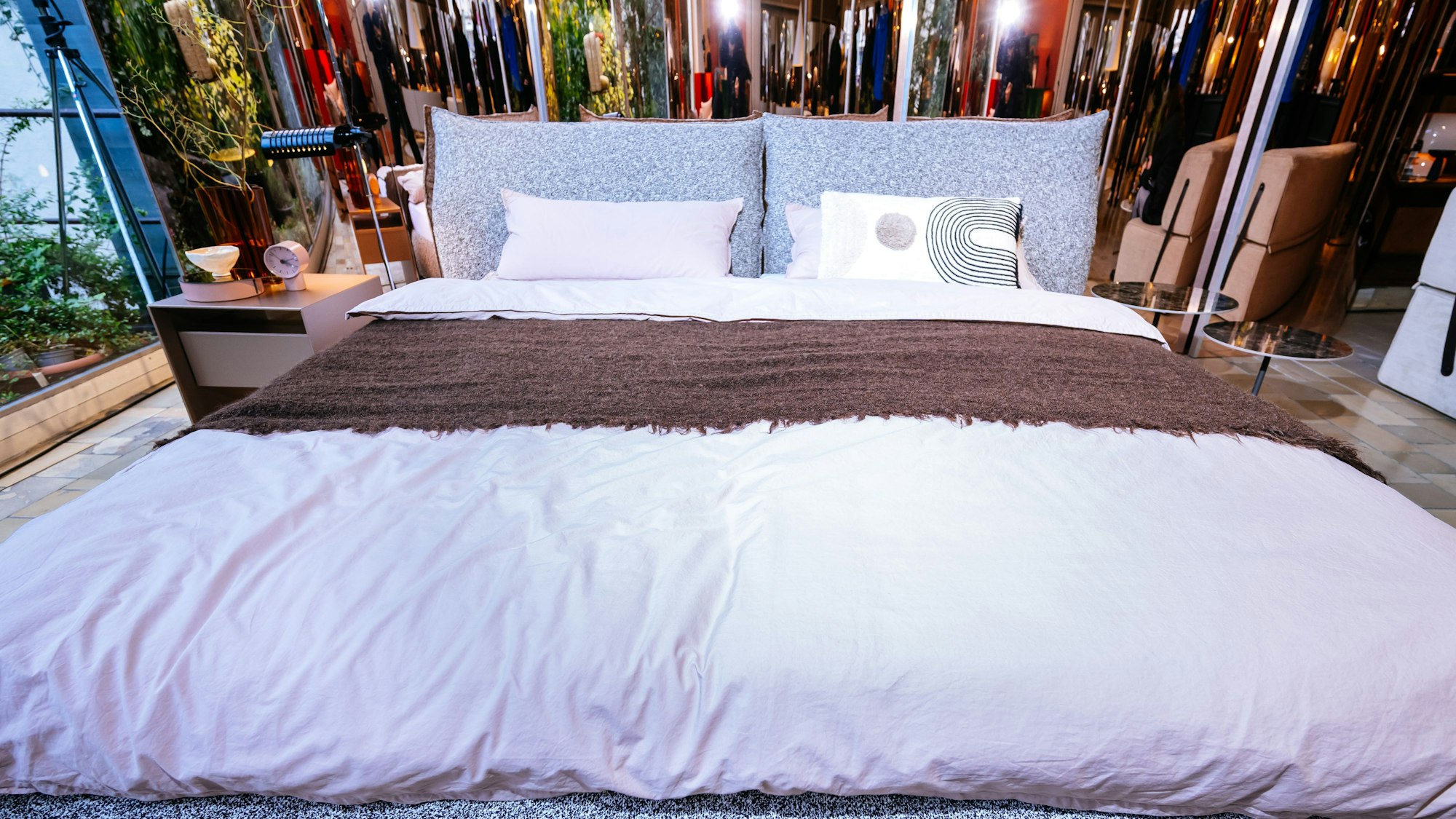 Hochwertige Möbel wurden auf der idd im Herbst gezeigt.