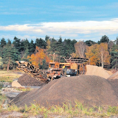 Im Jahr 2014 wurden die zweijährigen Renaturierungsarbeiten am ehemaligen Kasernengelände Camp Altenrath abgeschlossen, das nun wieder für militärische Zwecke genutzt werden könnte.