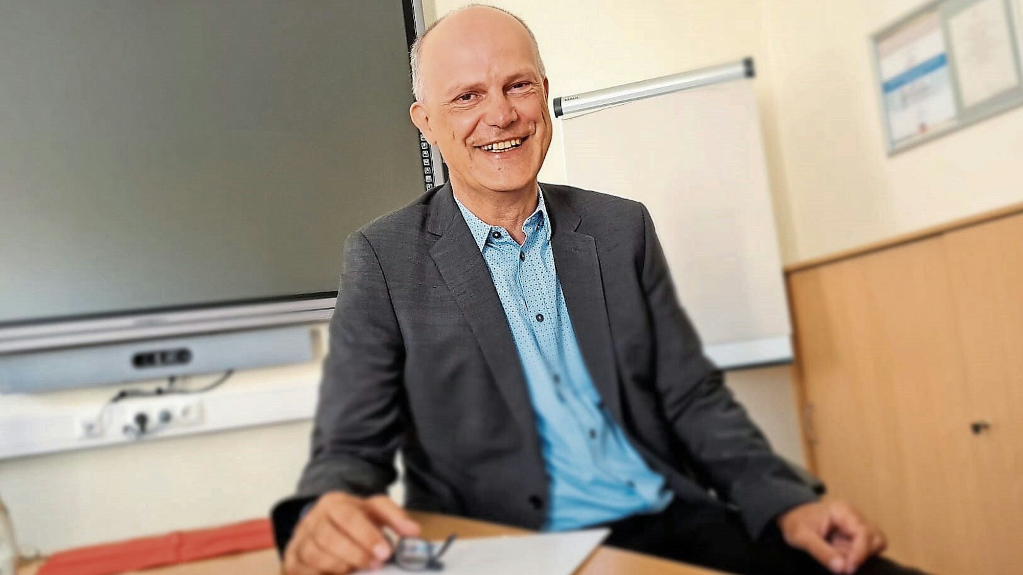 „Nur 60 Prozent der Termine finden statt“: Thomas Holz in seinem Büro im Jobcenter des Salzlandkreises.