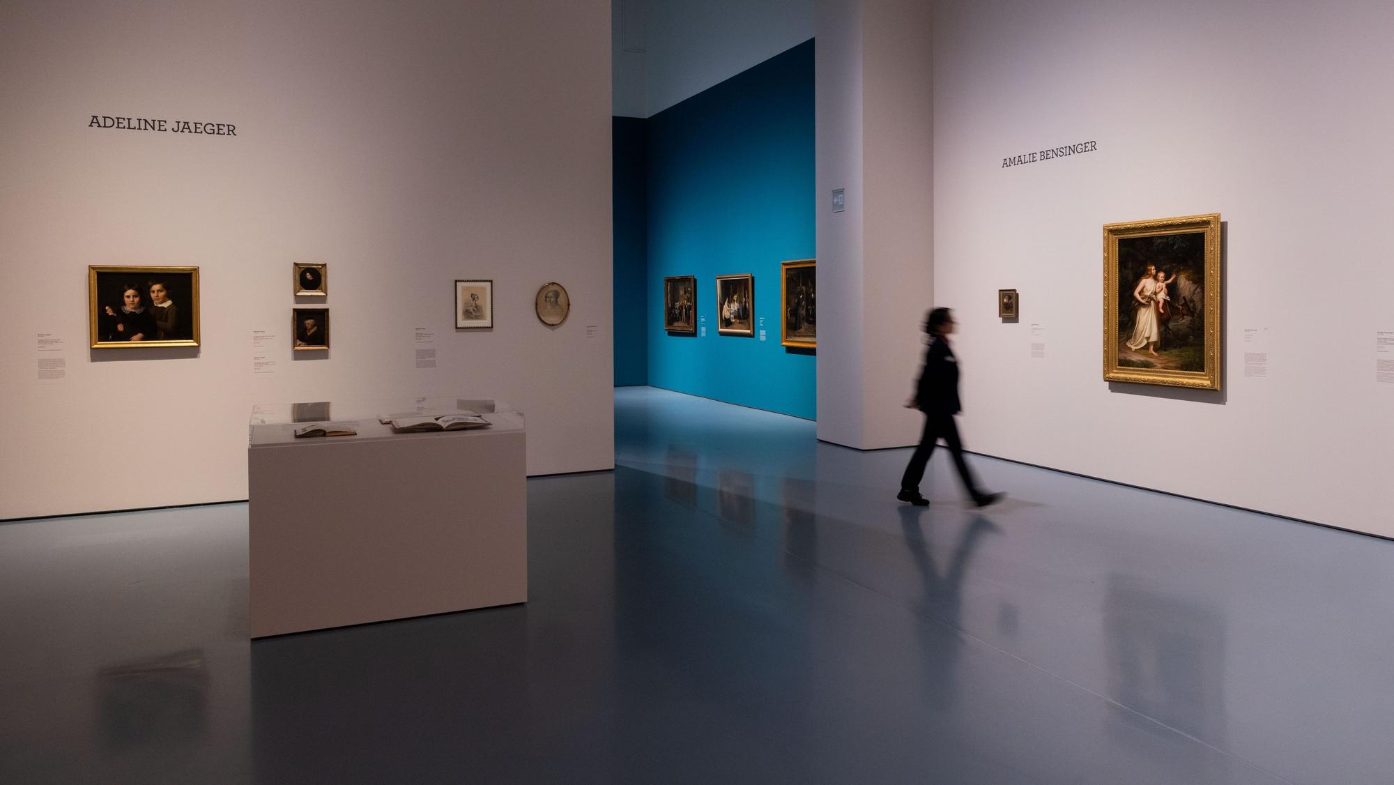 Die Ausstellung (25.09.2025 bis 01.02.2026) im Kunstpalast stellt 31 Künstlerinnen vor, die in Düsseldorf im 19. und frühen 20. Jahrhundert tätig waren, als Frauen zum Studium an der renommierten Kunstakademie aber nicht zugelassen waren.