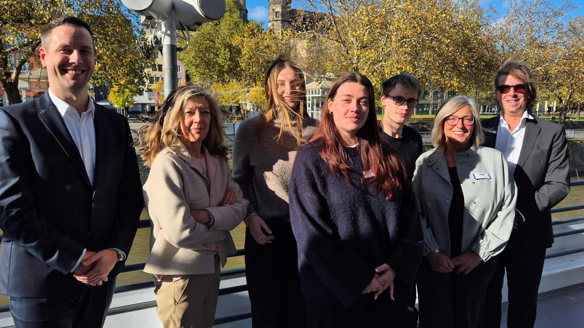 Im Aufwind befindet sich der Ausbildungsmarkt – zumindest in Teilbereichen. Von links: Johannes Juszczak (IHK), Simone Marhenke (HWK), Amelie Rizkallah, Lenia Hümbs, Maximilian Hunger, Martina Hofer (alle KD), Johannes Klapper (Agentur für Arbeit).