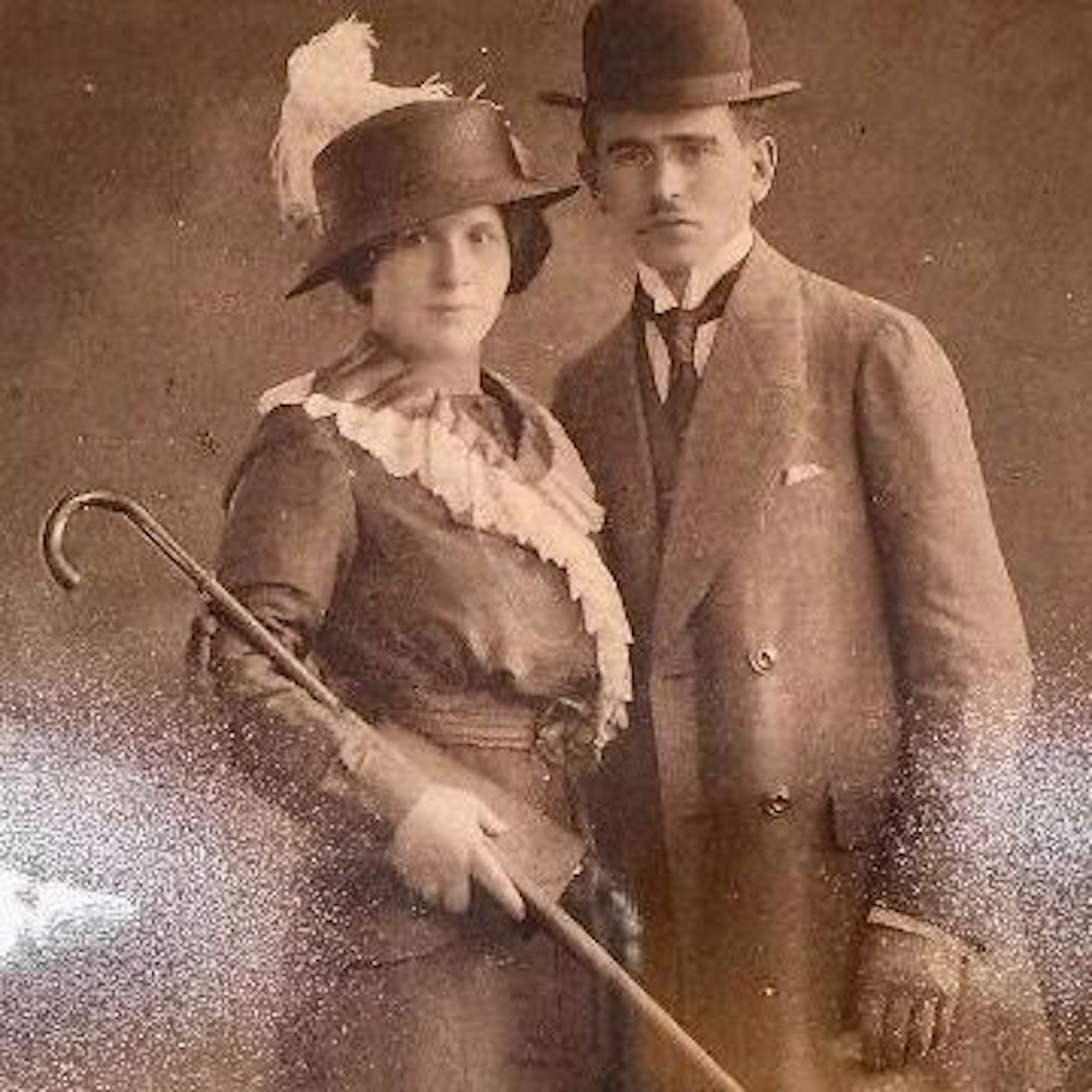 Chiel Mond, der letzte Vorsitzende des Trägervereis der Synagoge, und seine Frau Rosa Mond, um 1905. Sie flohen 1938 nach Belgien und wurden Anfang 1943 von dort nach Auschwitz deportiert und ermordet.