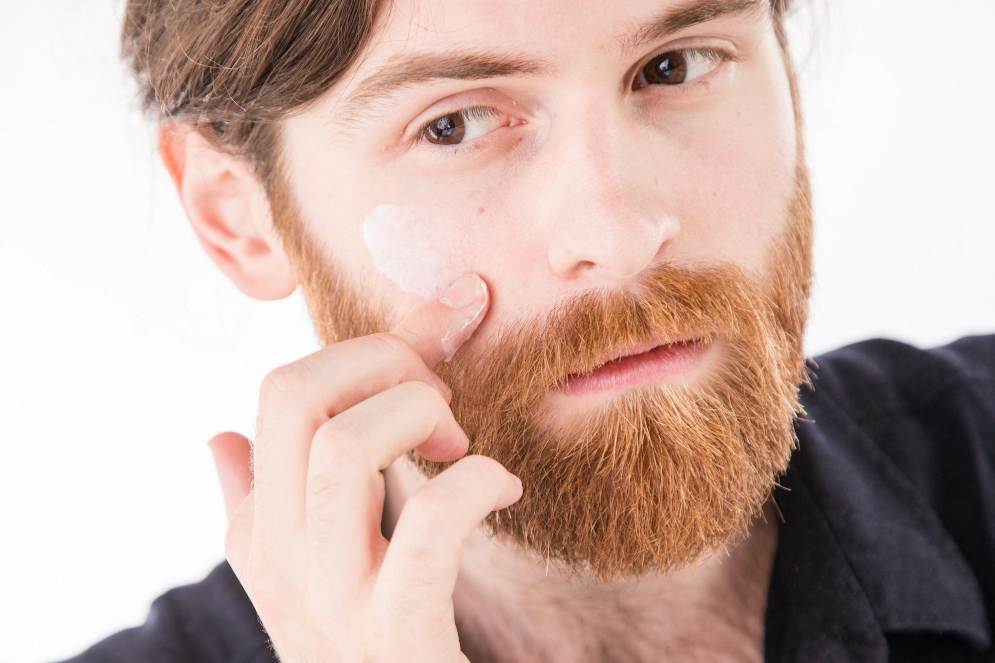 Problematische Substanzen wie Formaldehyd oder Diethylphthalat wurden in den getesteten Gesichtscremes für Männer nicht nachgewiesen.