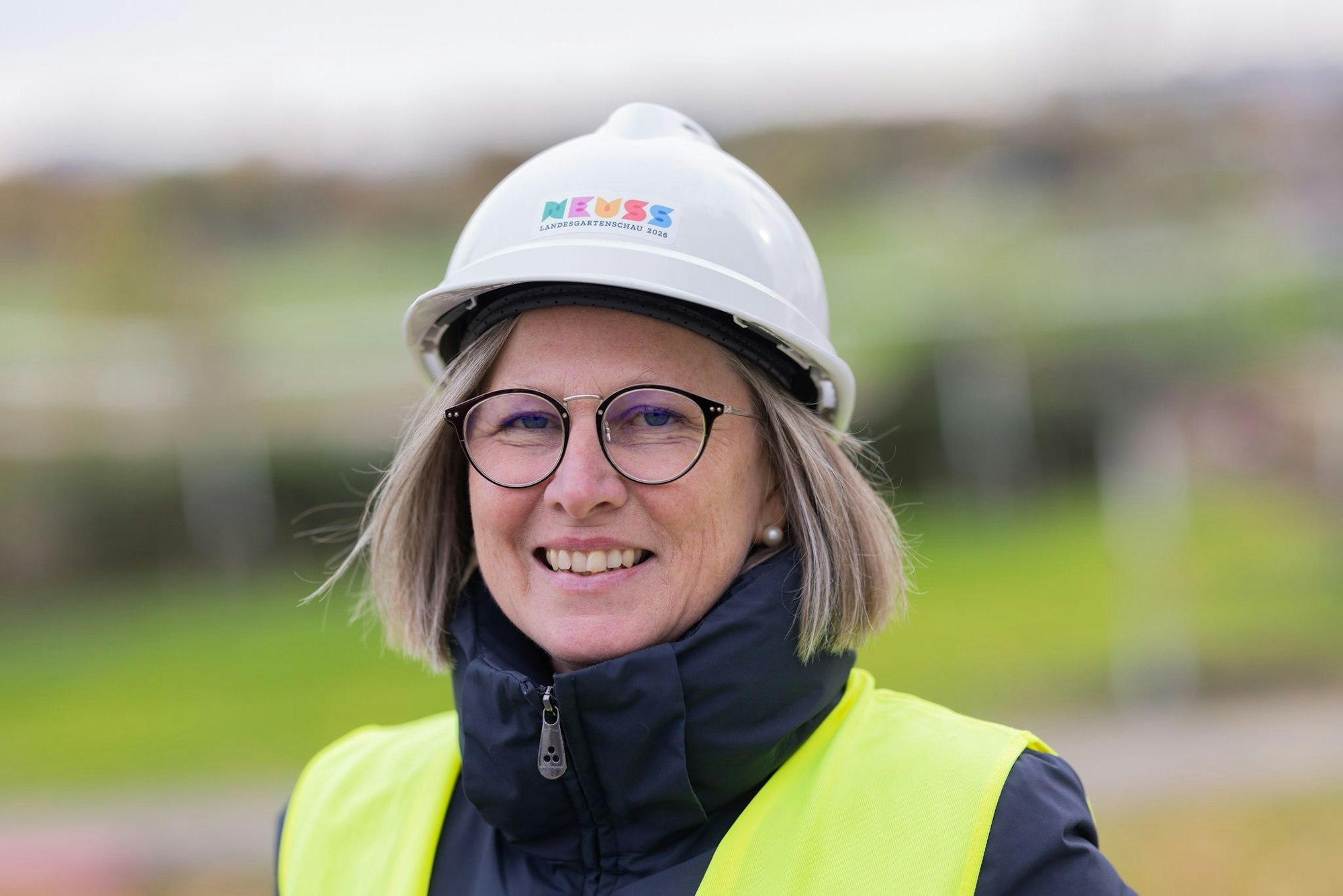 Die Landesgartenschau 2026 entsteht auf dem Gelände der ehemaligen Galopprennbahn in Neuss, Geschäftsführerin ist Annette Nothnagel.