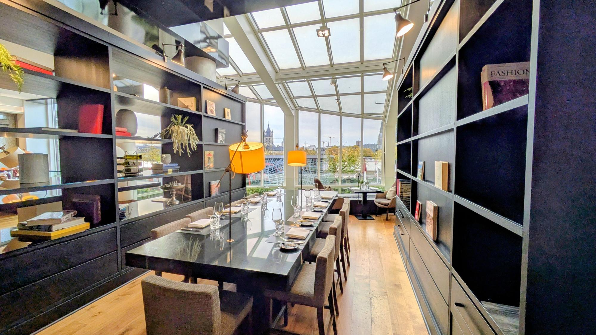 Fast wie im Wohnzimmer: ein kleiner seperater Bereich im Glashaus.