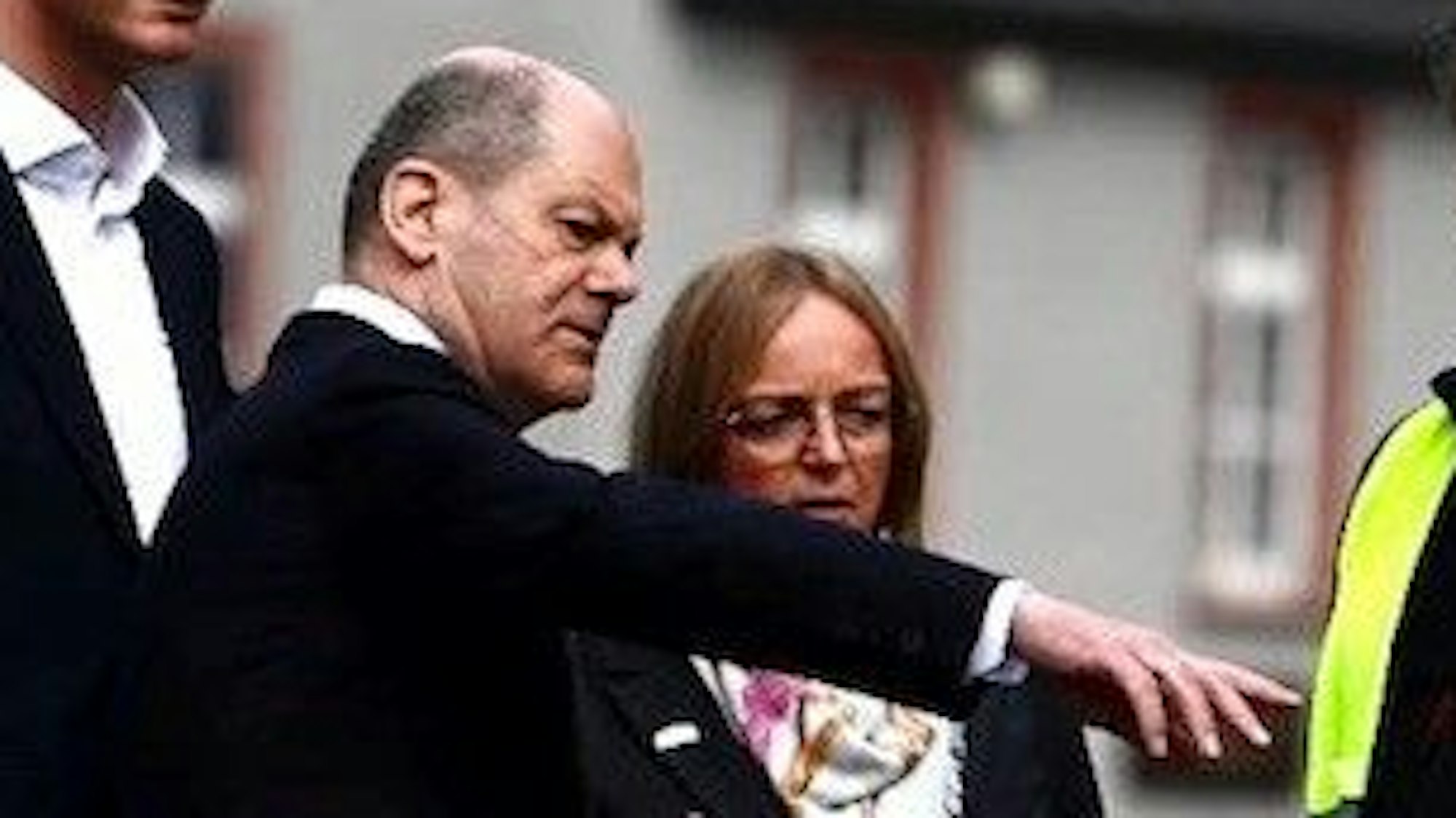 Olaf Scholz und Sabine Preiser-Marian im Gespräch.