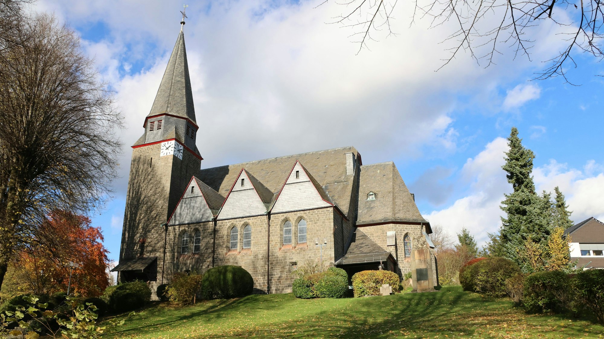 Die evangelische Kirche in Denklingen.