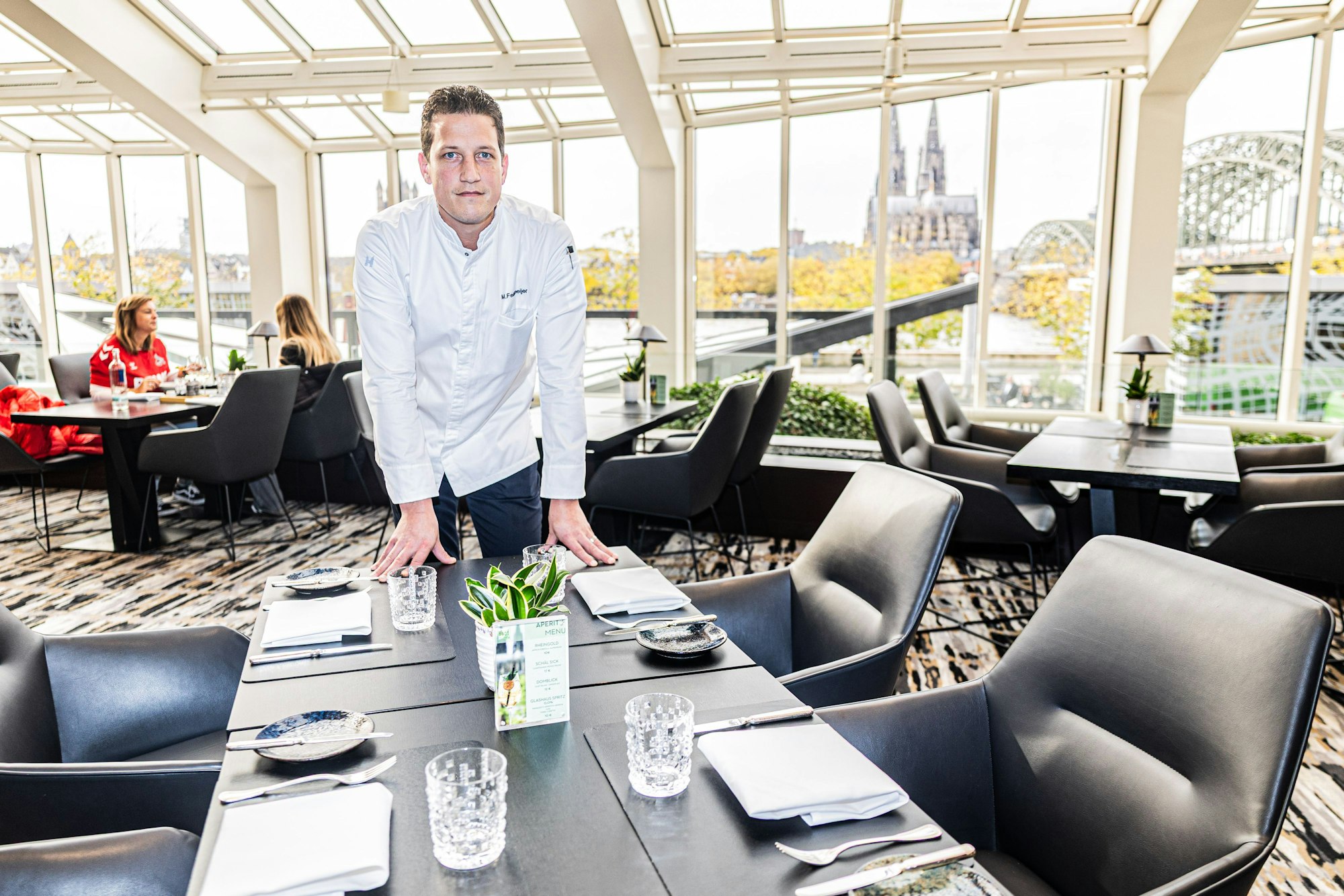 Maarten Feldmeijer ist Küchenchef im Glashaus des Hyatt Regency.