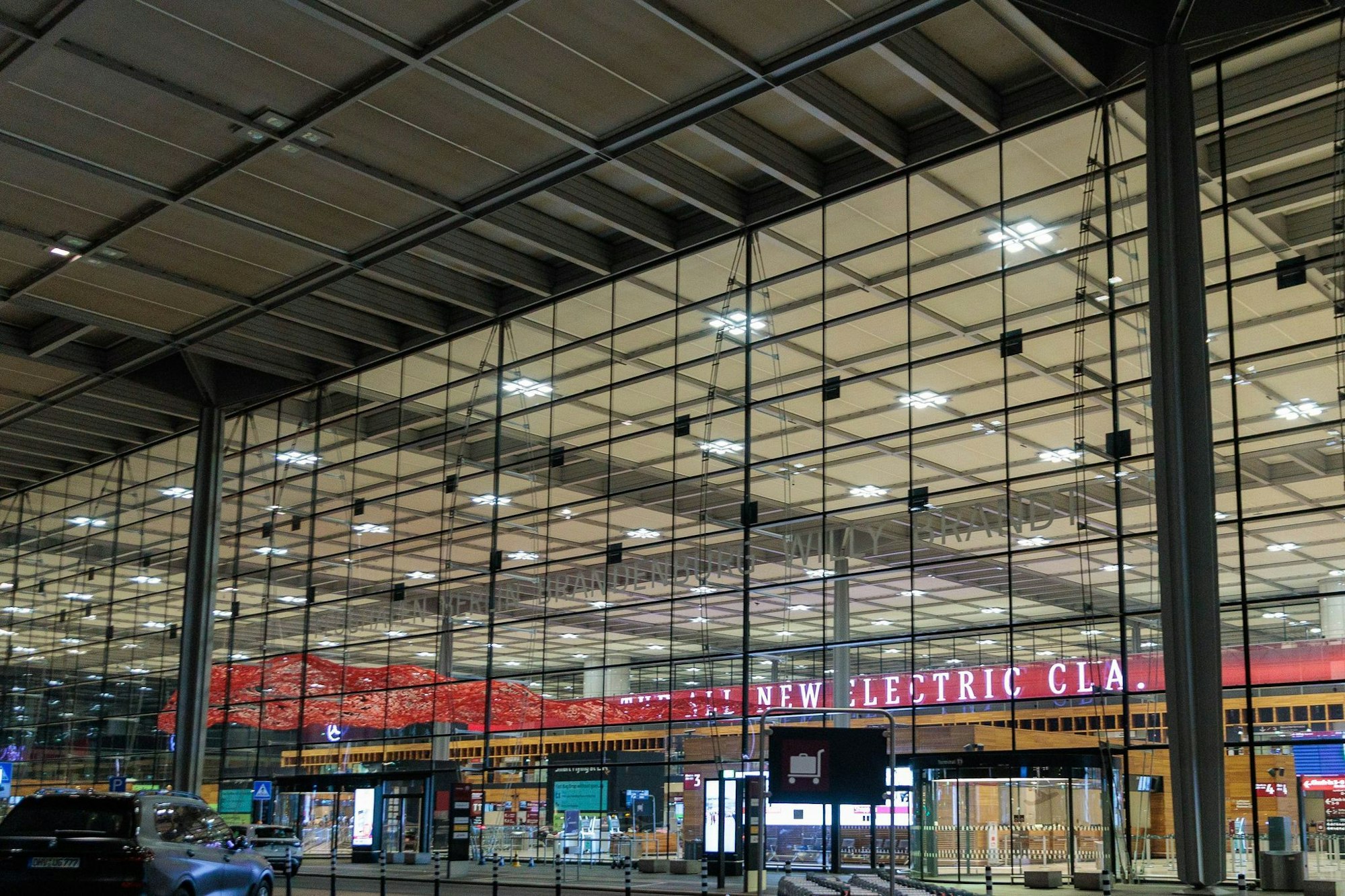 Der Flugverkehr wurde nach der Sichtung für knapp zwei Stunden eingestellt.